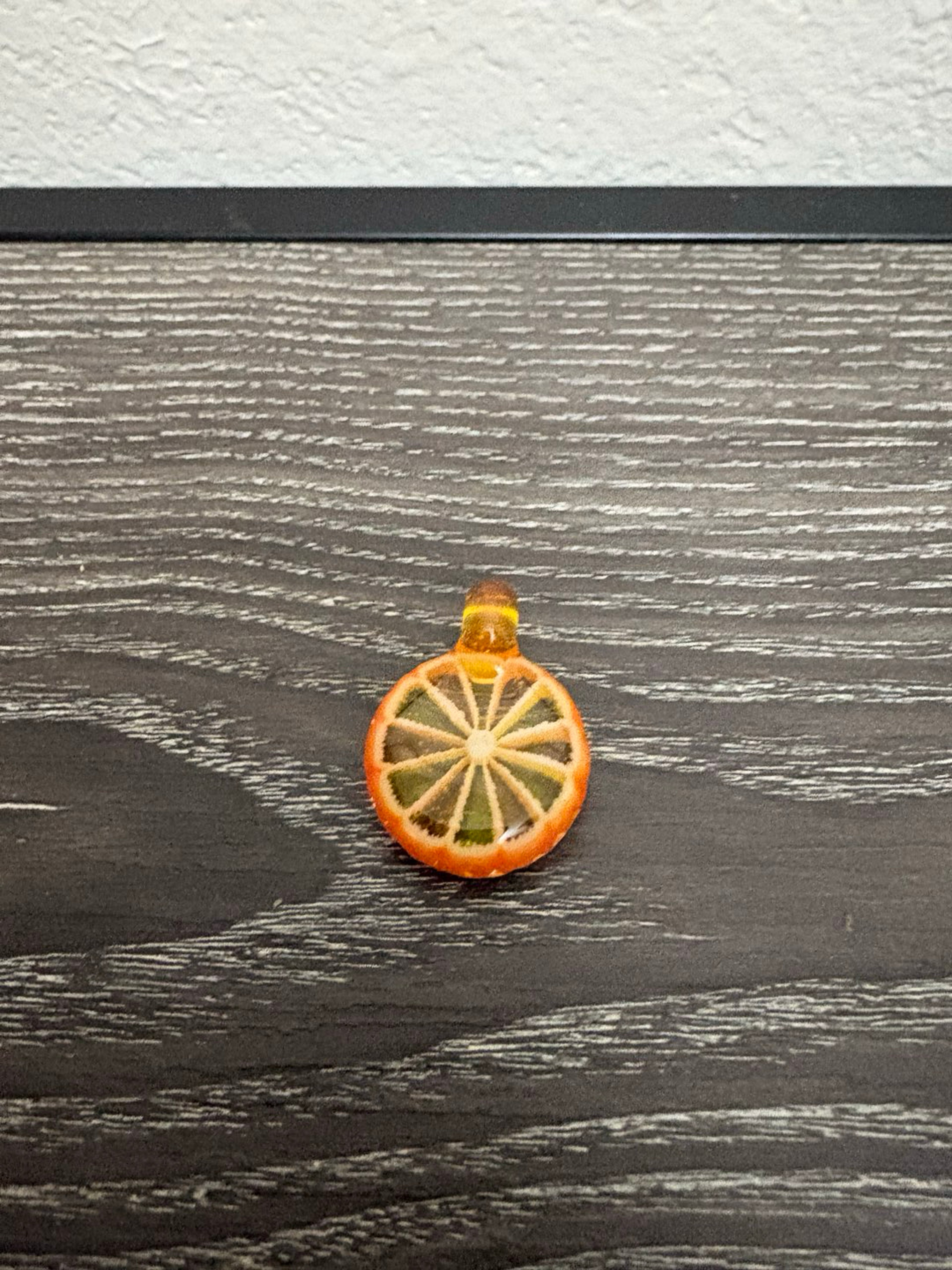 Preview pic of Lyons glass pendant