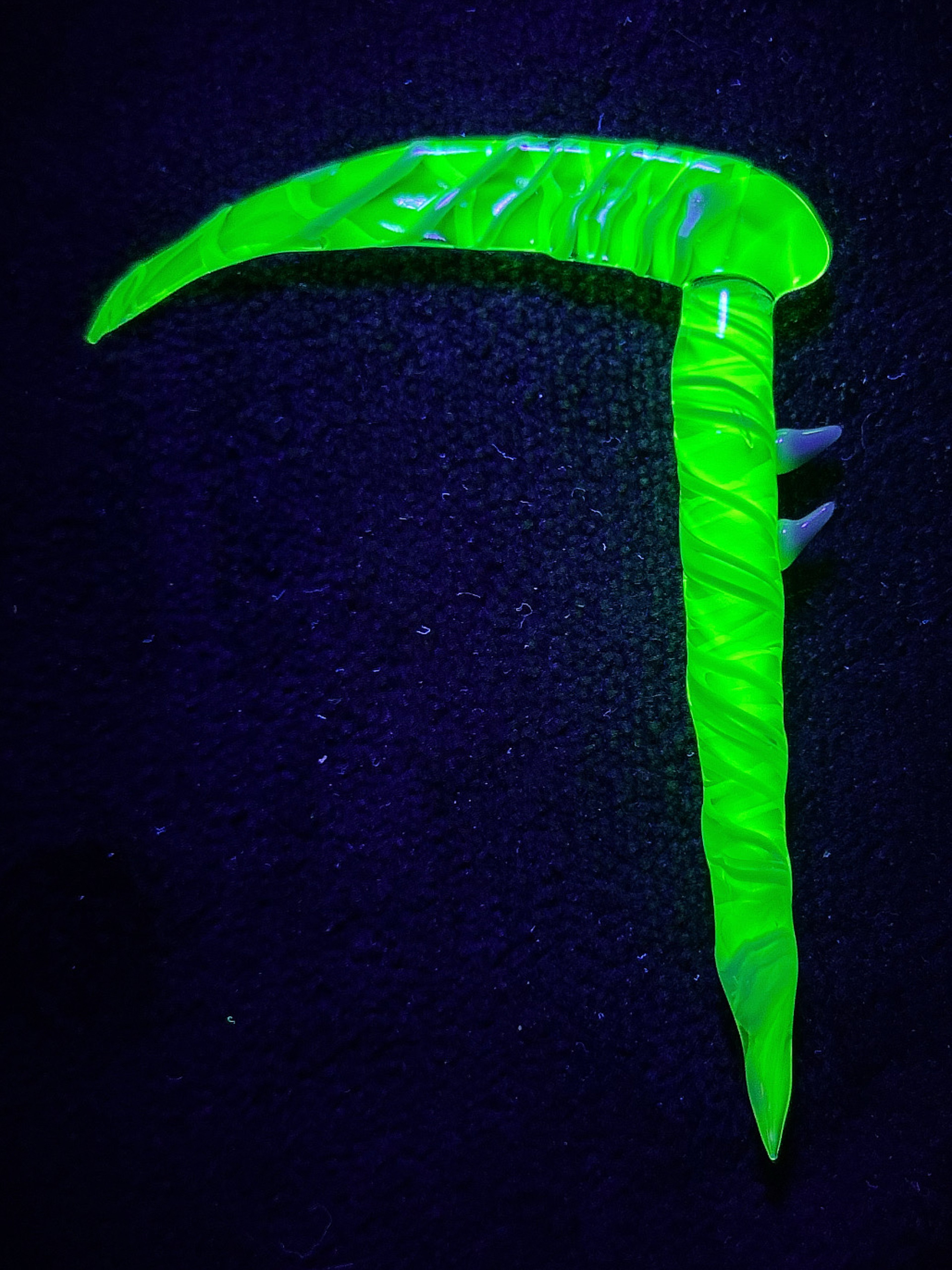 Preview pic of MarvinsGlass UV Signature scythe 🐸