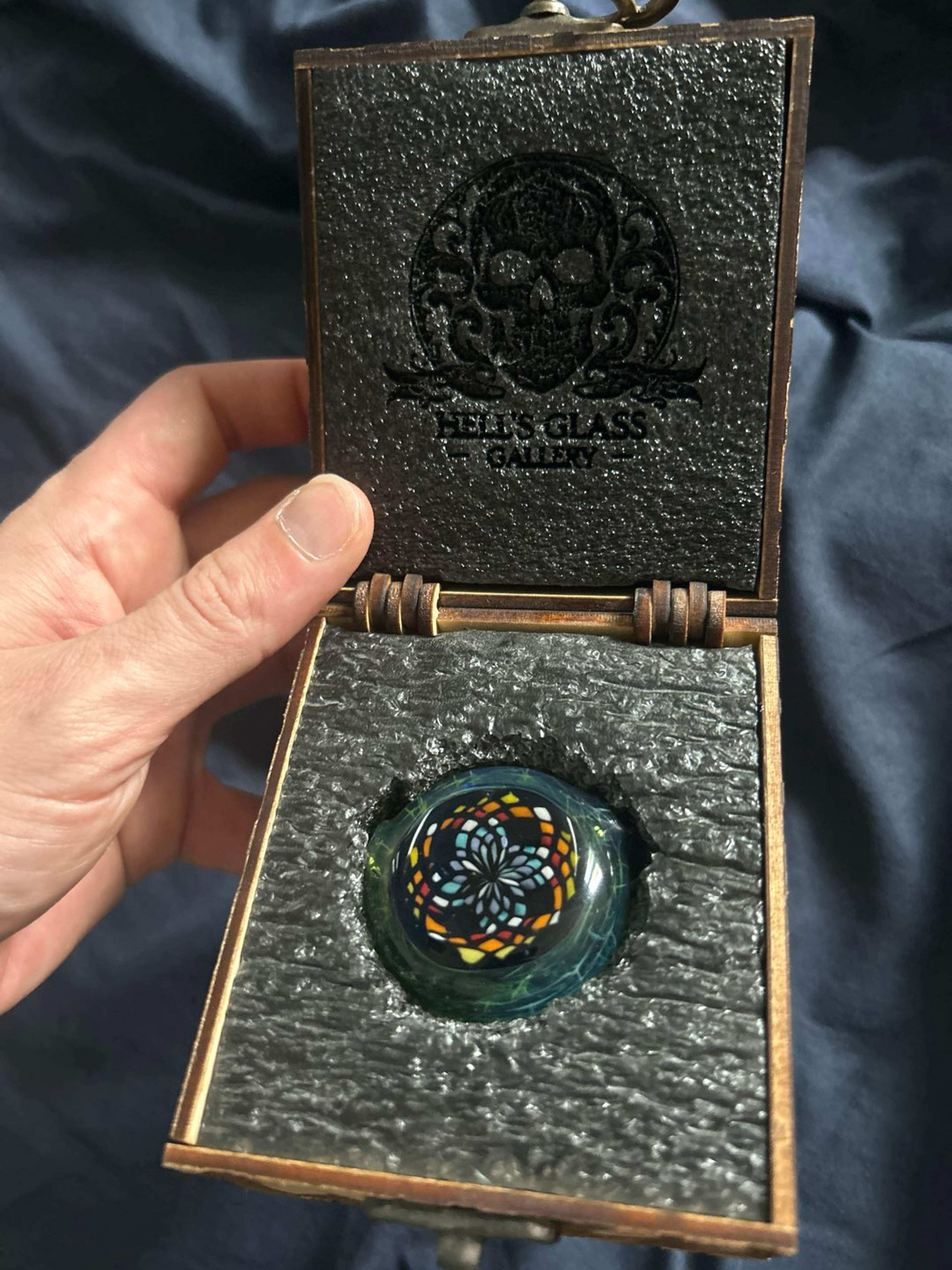 Preview pic of Shonlys glass disc flip pendant