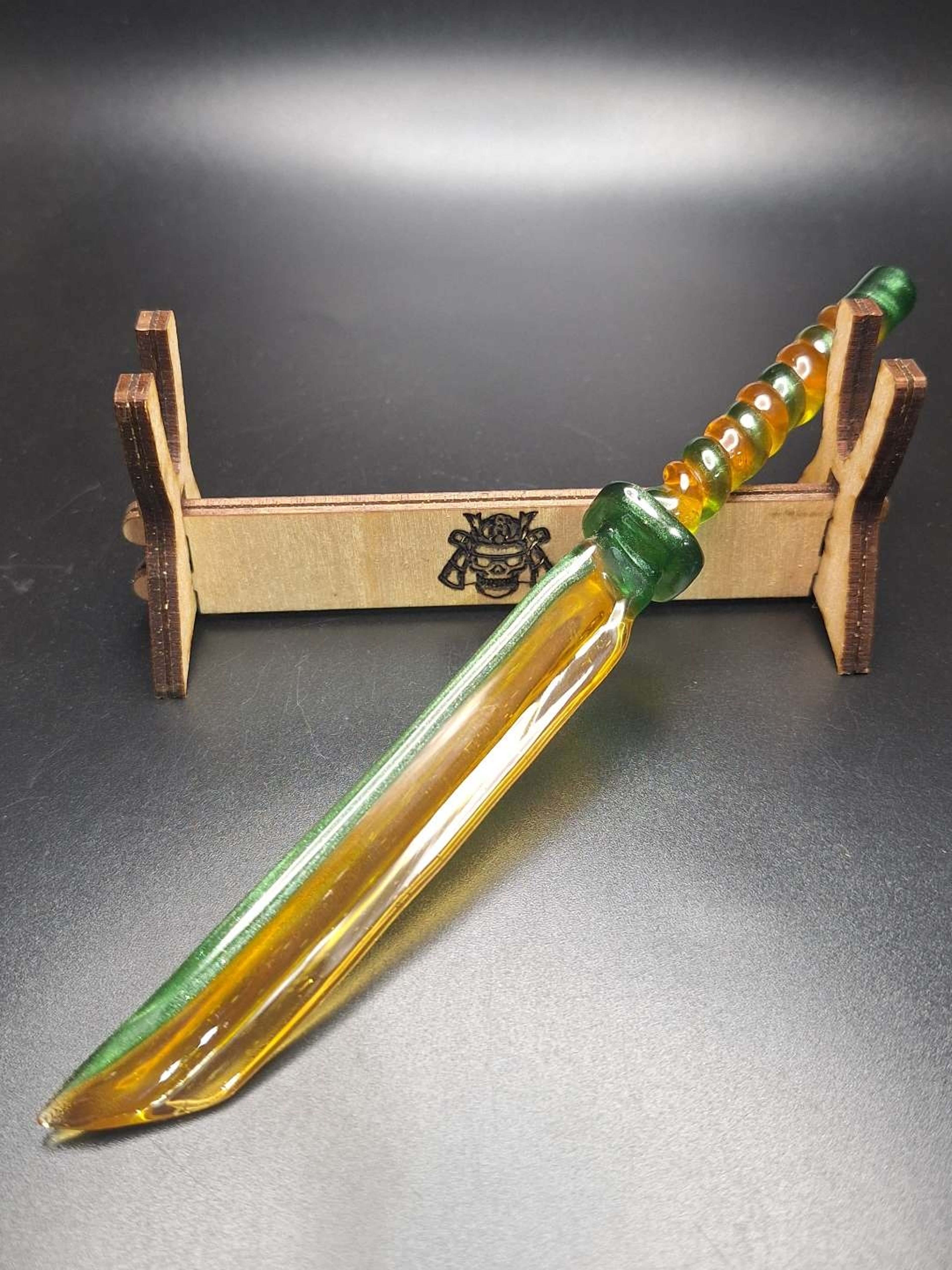 Preview pic of Dabtana w/ stand