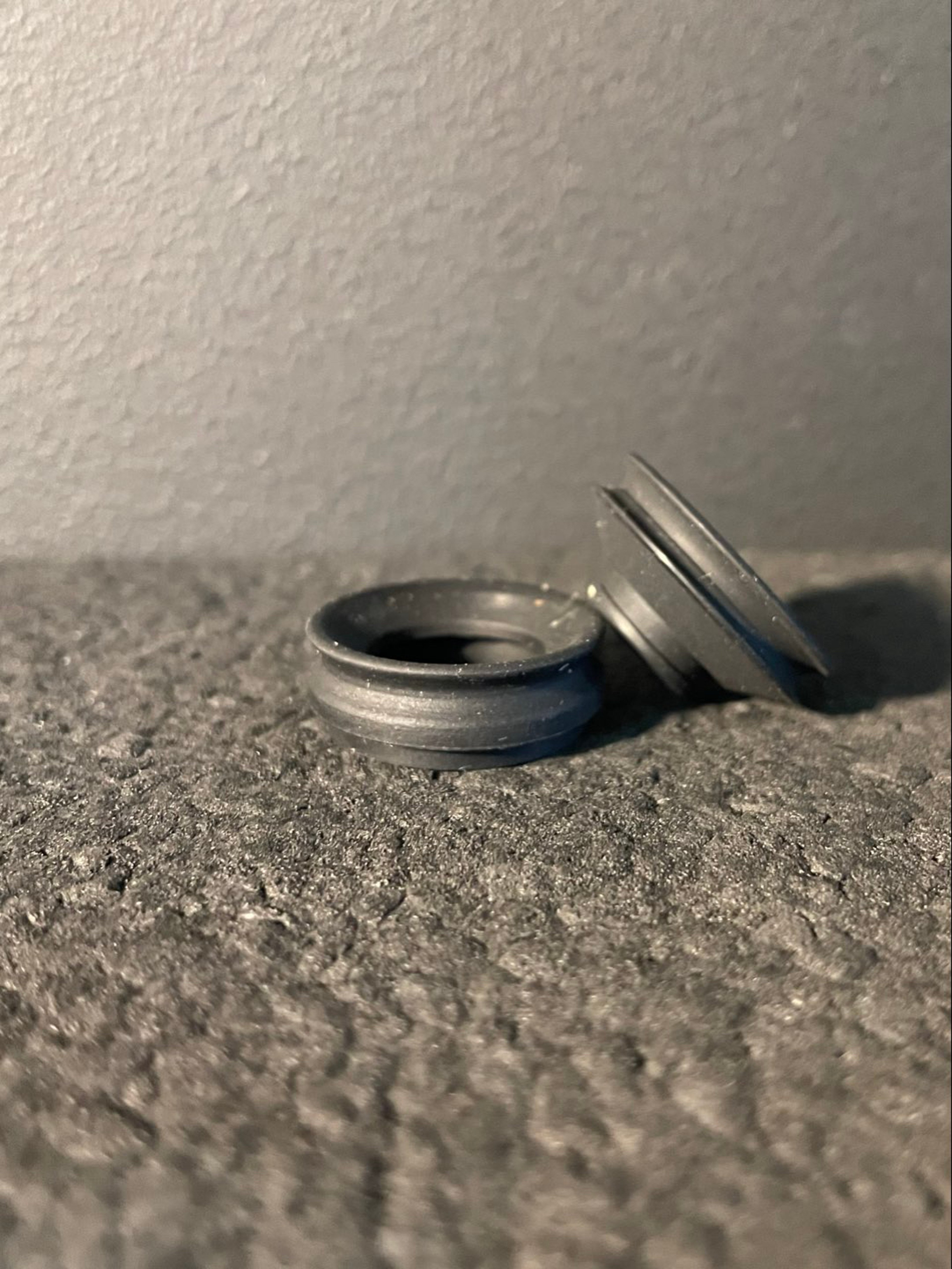 Preview pic of Tuff Tethers New Peak Silicone Onyx