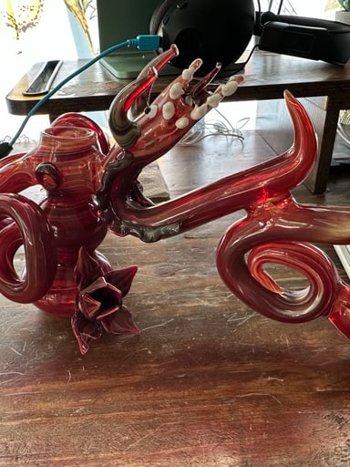 Preview pic of Unique dragon bubbler - never used