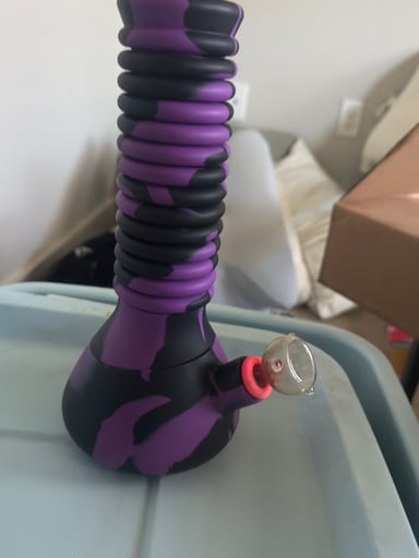 Preview pic of Silicon pop up portable bong up to 16"