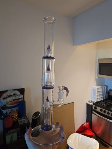 Preview pic of WILDBERRY f4-dome-inv4 , PA (accented seals) SOVEREIGNTY LIGHTLY USED. COMES w/ OG slide & ROOR BONG BAG.