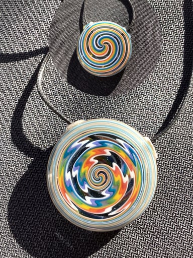 Preview pic of 2013/15 Hp love wig wag double sided lined rainbow pendant
