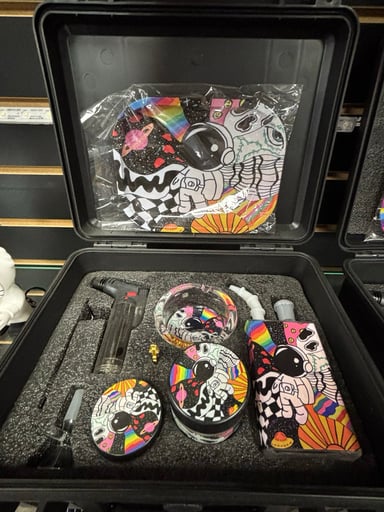 Preview pic of Smoking Kit