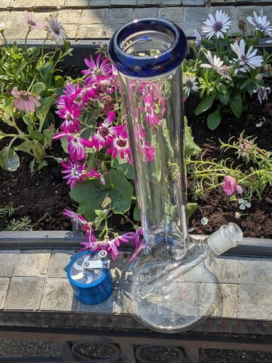 Preview pic of Heavy Glass Triple Pinch w/ Grinder **Ships Free**