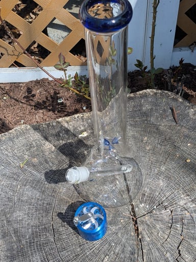 Preview pic of 18” 14mm joint Beaker