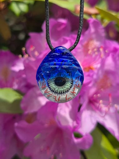Preview pic of Glass Eye Layered Glow UV Pendant