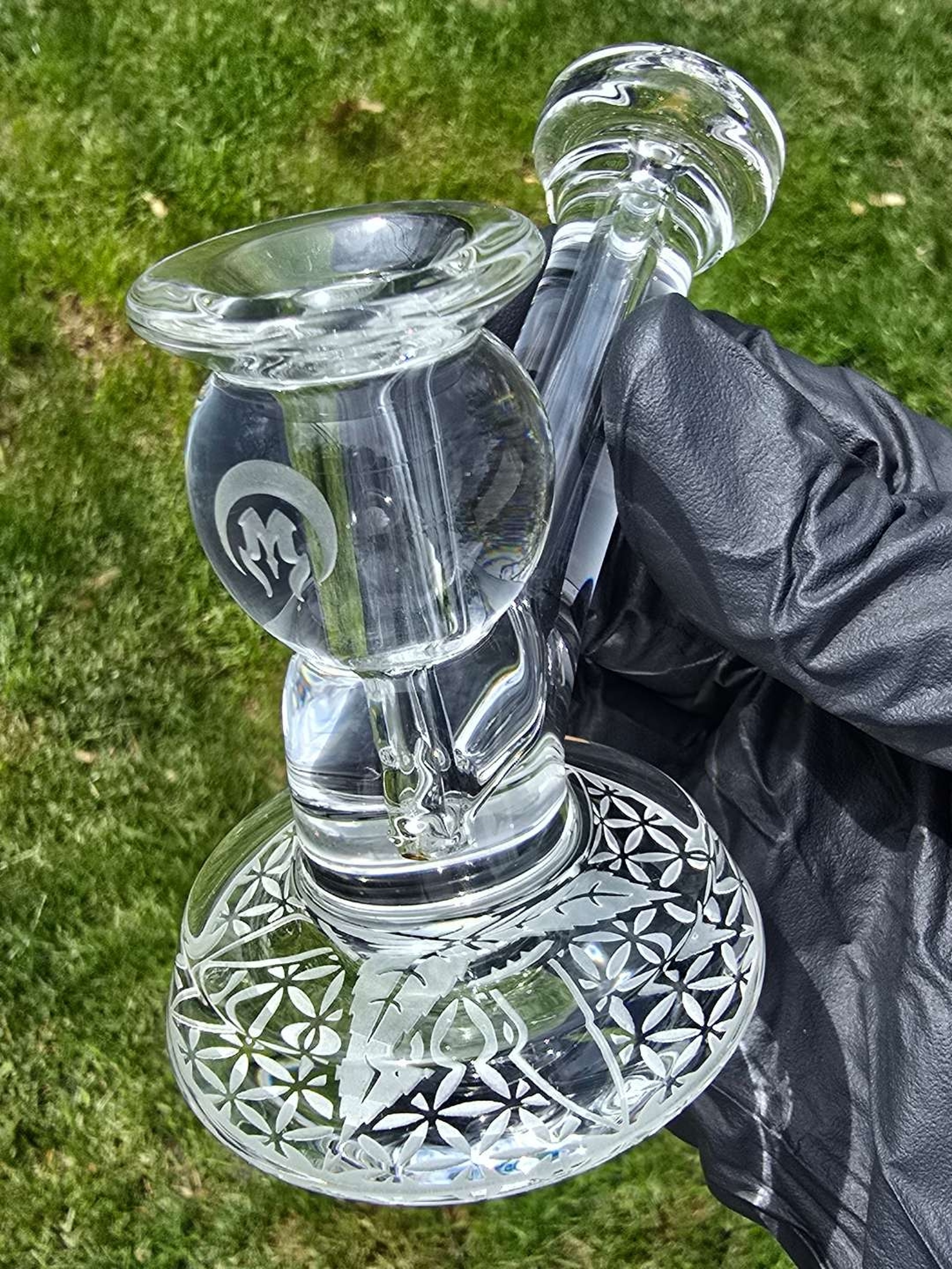 Preview pic of Mothership Hole In One - Clear, Carved Base