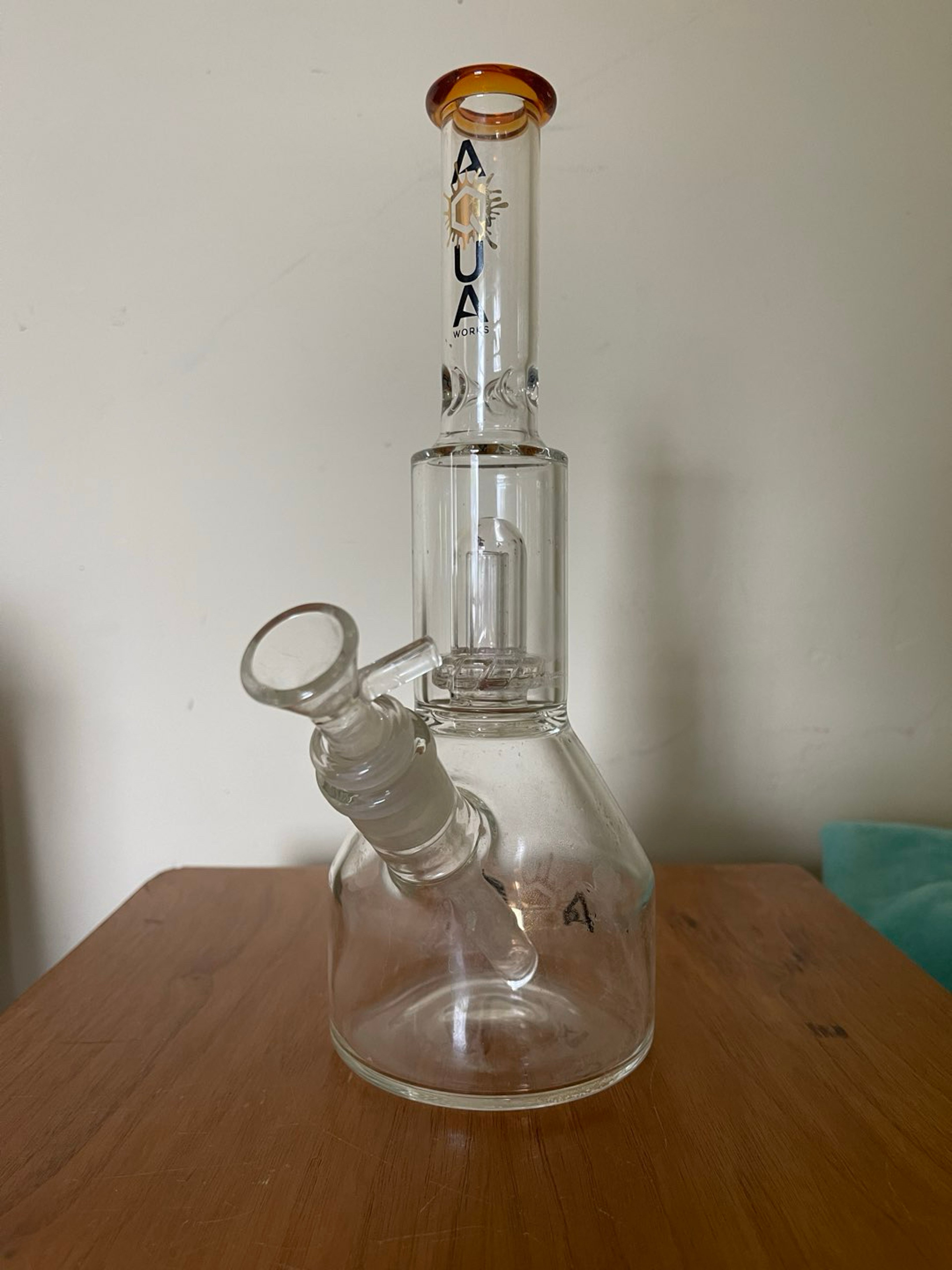 Preview pic of amber bong