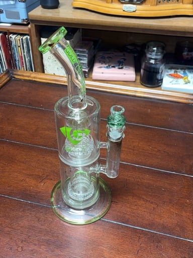 Preview pic of Diamond Gold Glass Co  2 perc glass