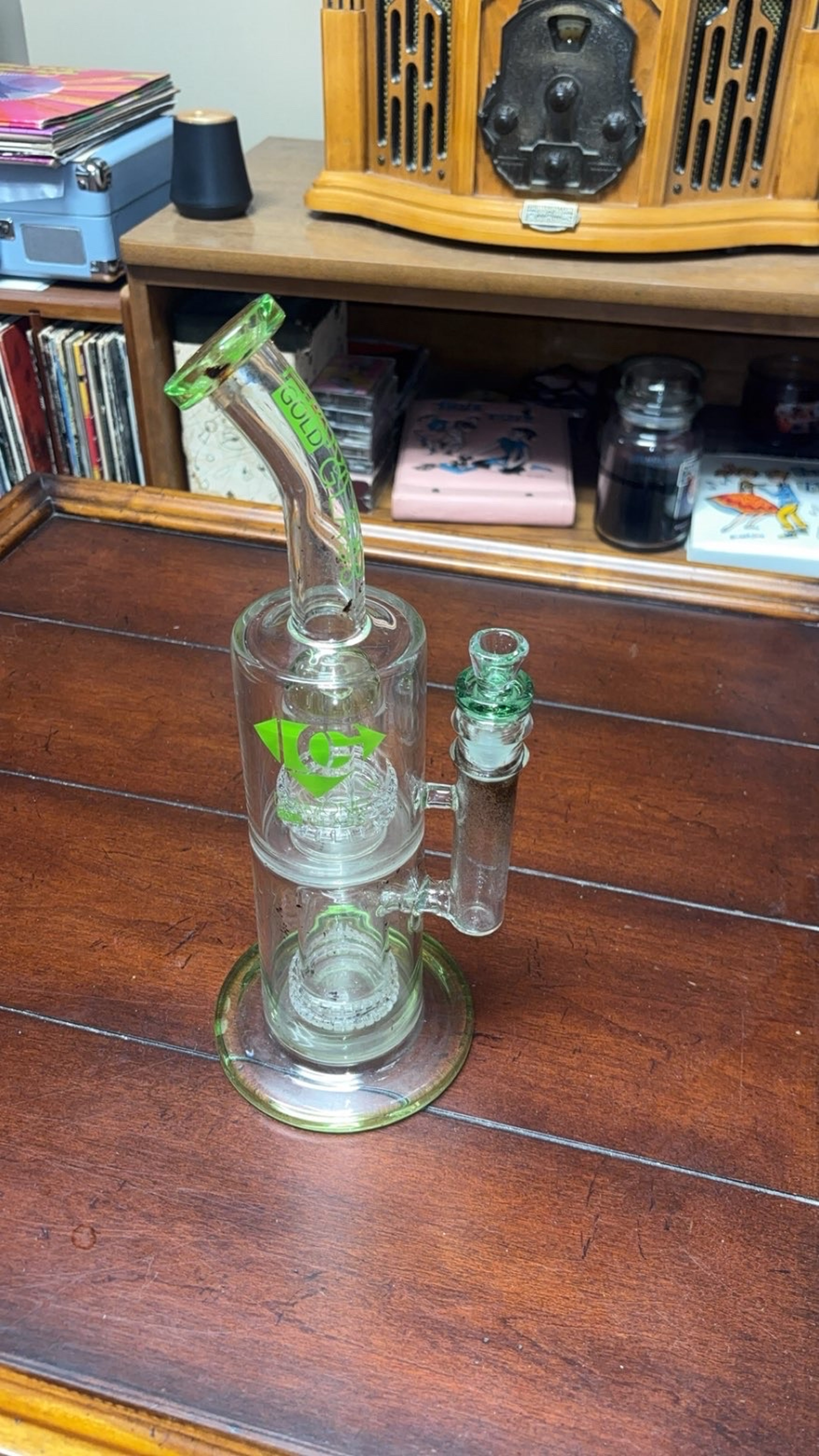 Preview pic of Diamond Gold Glass Co  2 perc glass