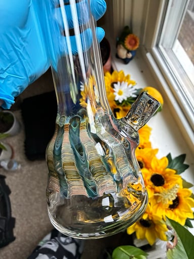 Preview pic of Glass bong ~2ft