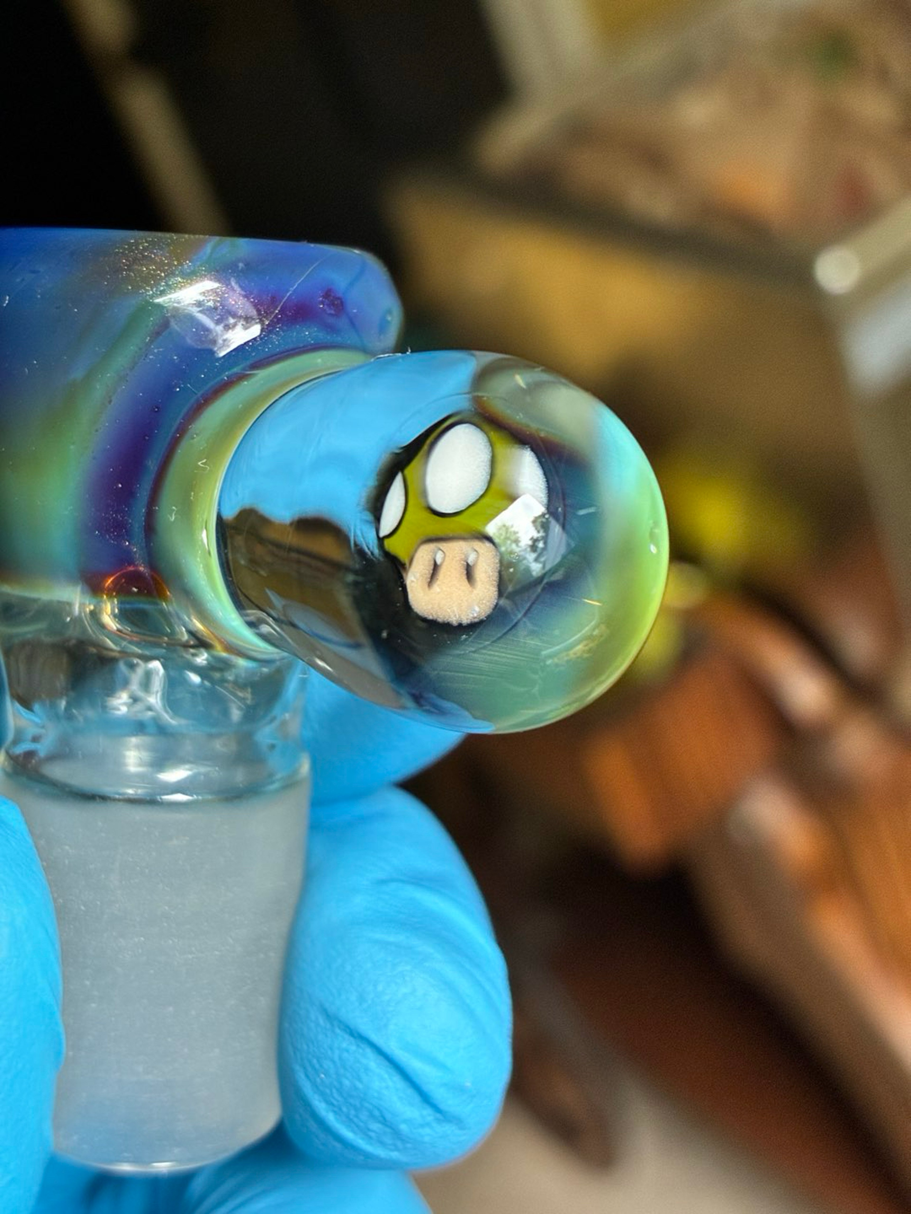 Preview pic of Hendy glass 1up slide (4hole)