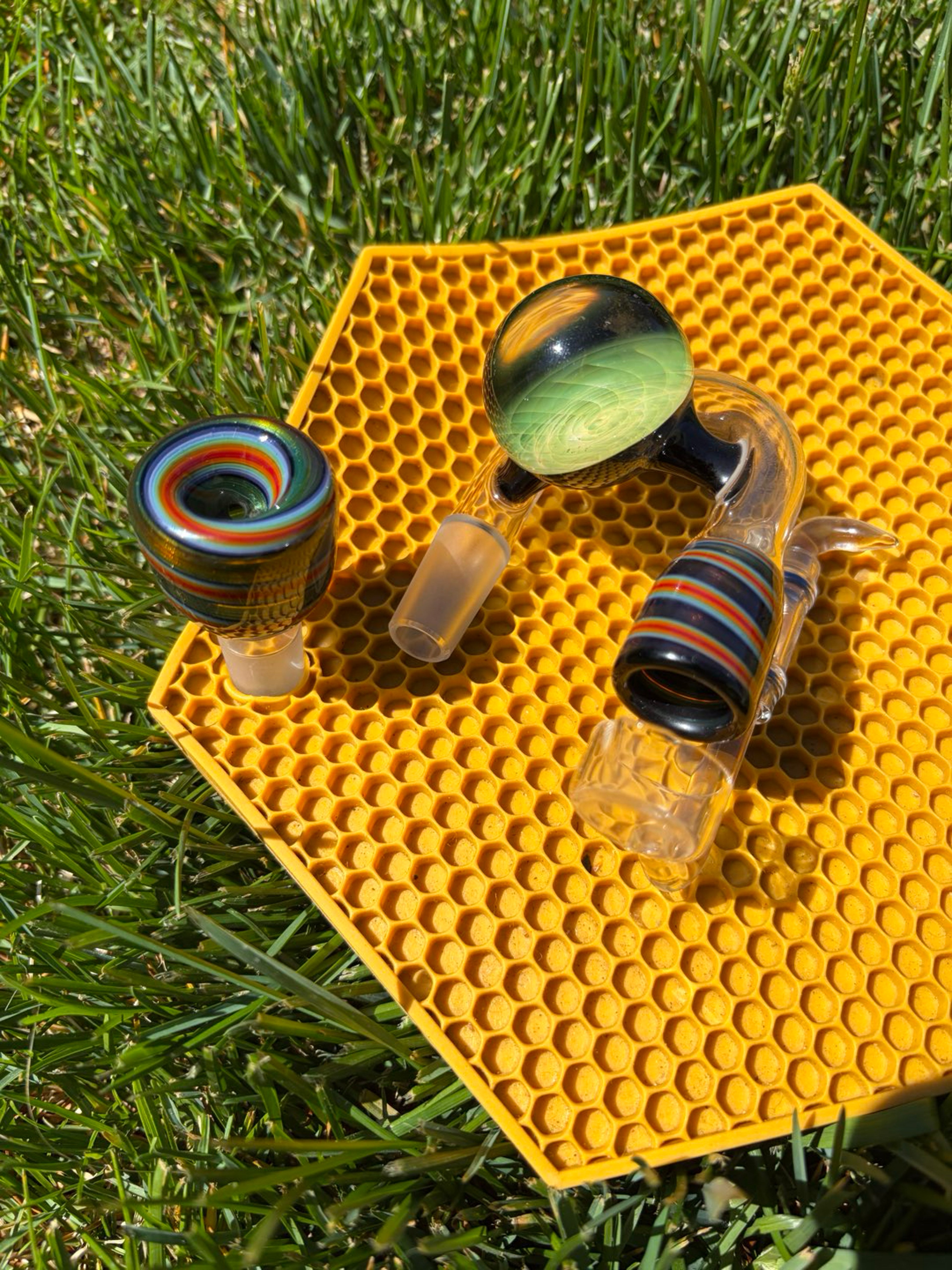 Preview pic of Worm X 2BA Collab Accessories