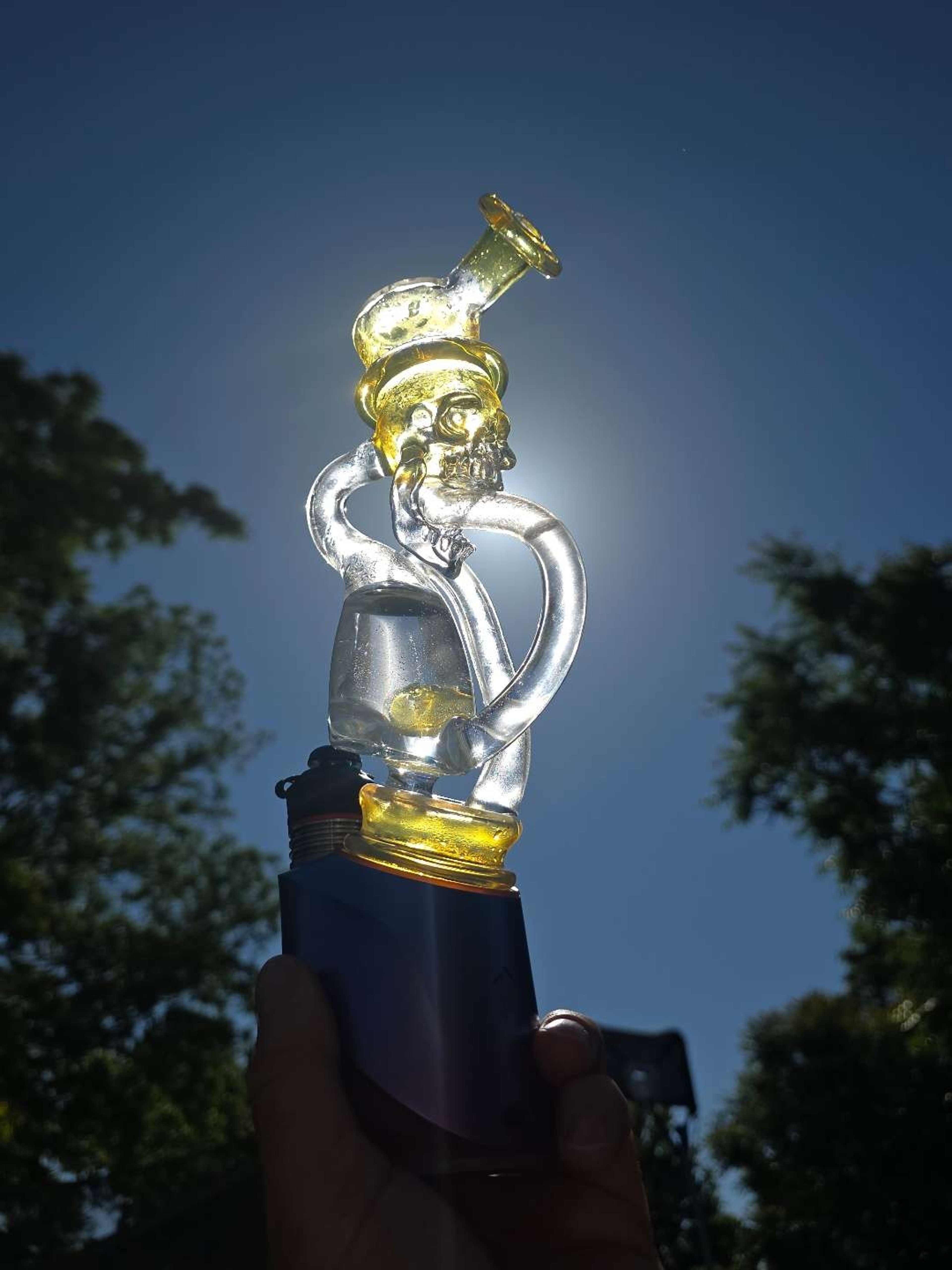 Preview pic of ​💀🎩 Jacob Weil (@weilglass) Heady Skull Top Hat Recycler – Puffco Peak / Pro – CFL Shift ✨