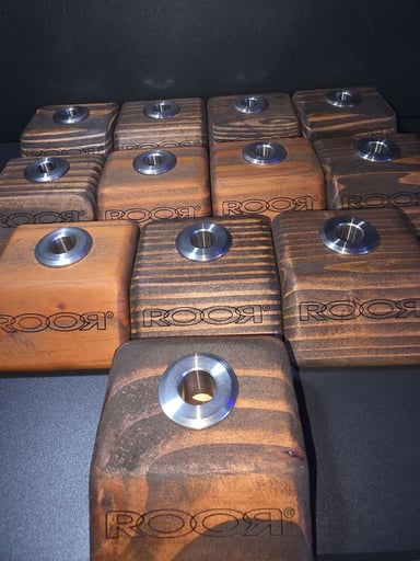 Preview pic of RooR Wood Display Stand