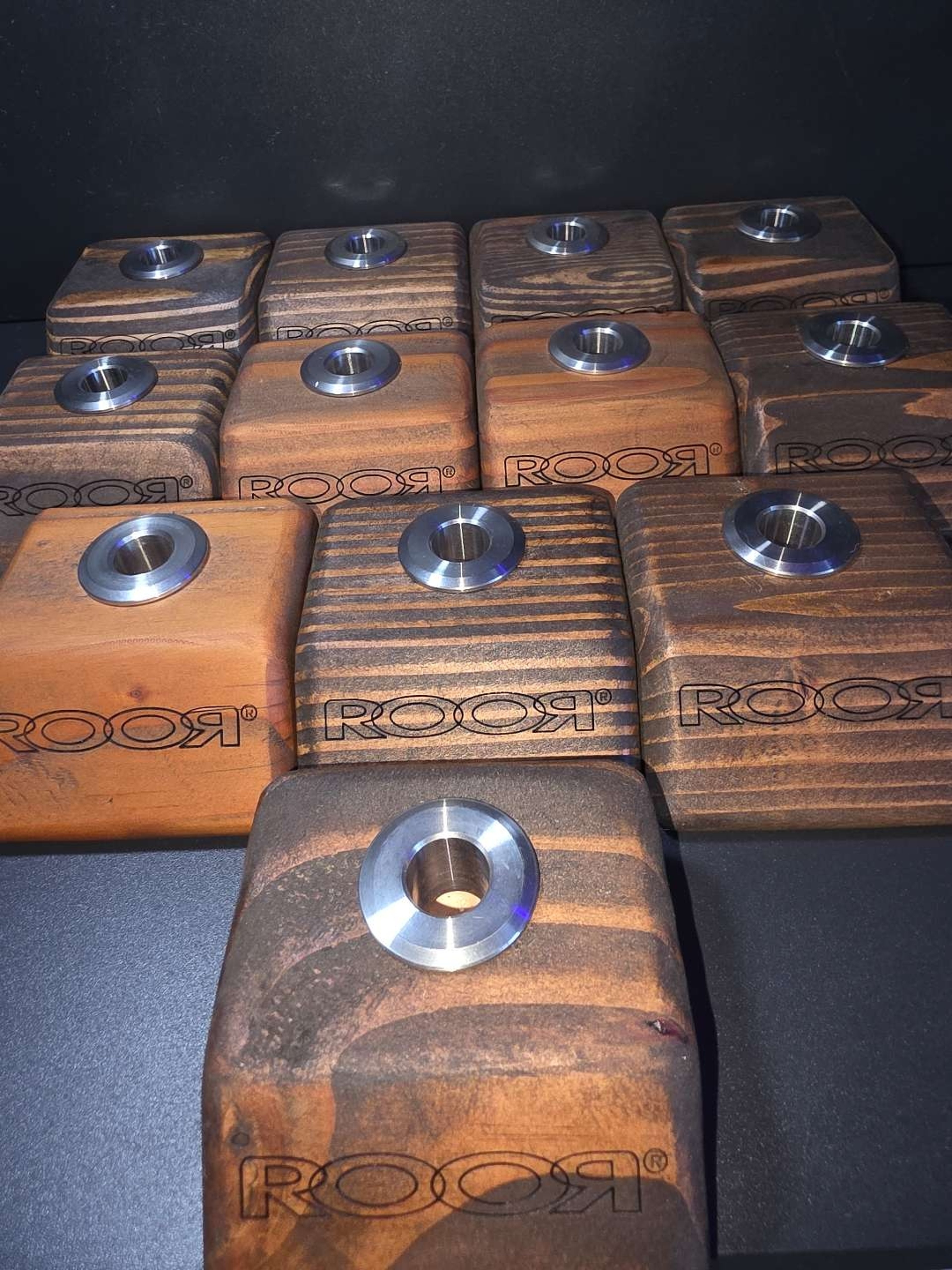Preview pic of RooR Wood Display Stand