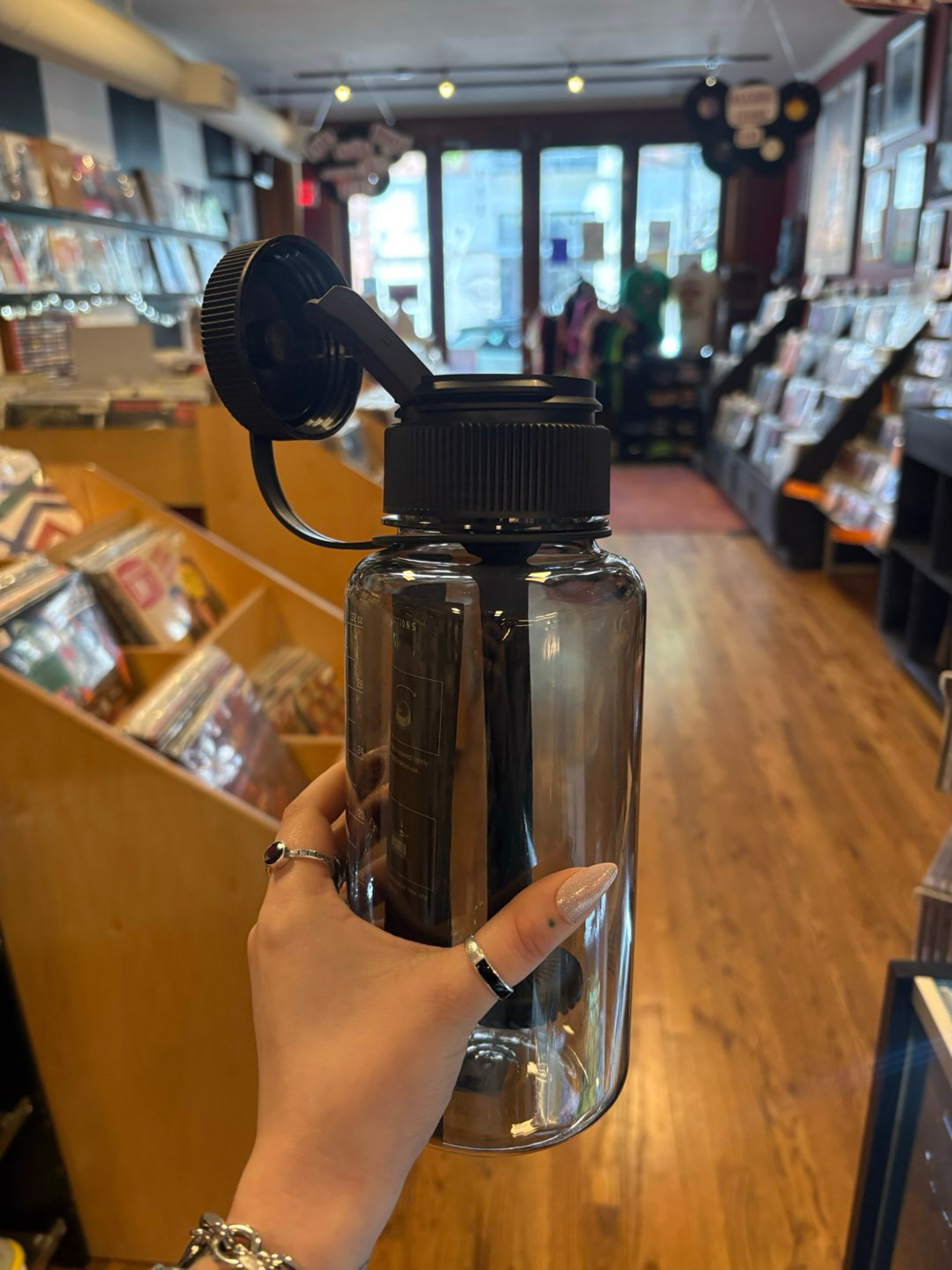 Preview pic of Puffco Water Bottle