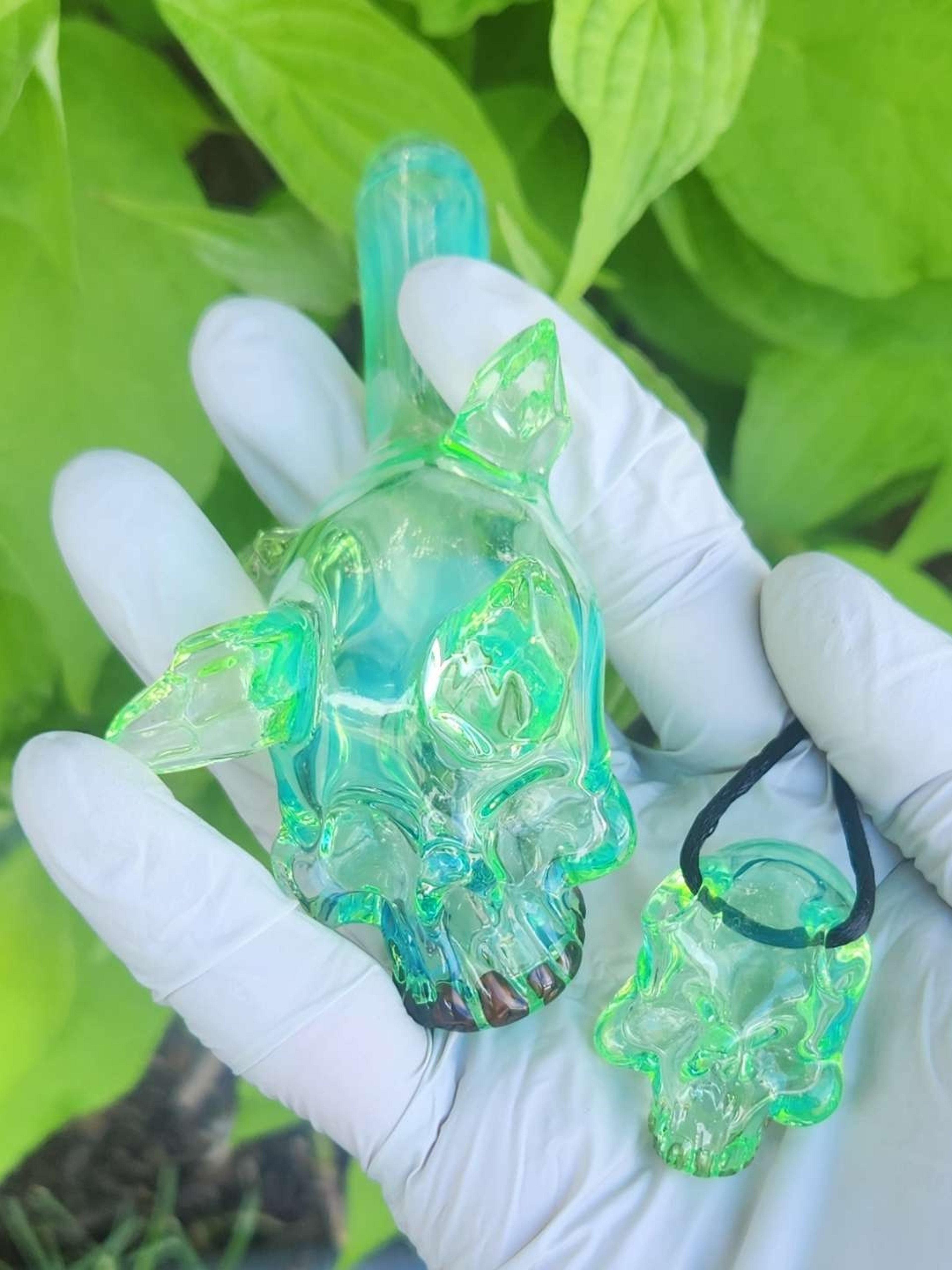 Preview pic of Warwick Skull Pipe and Pendant UV
