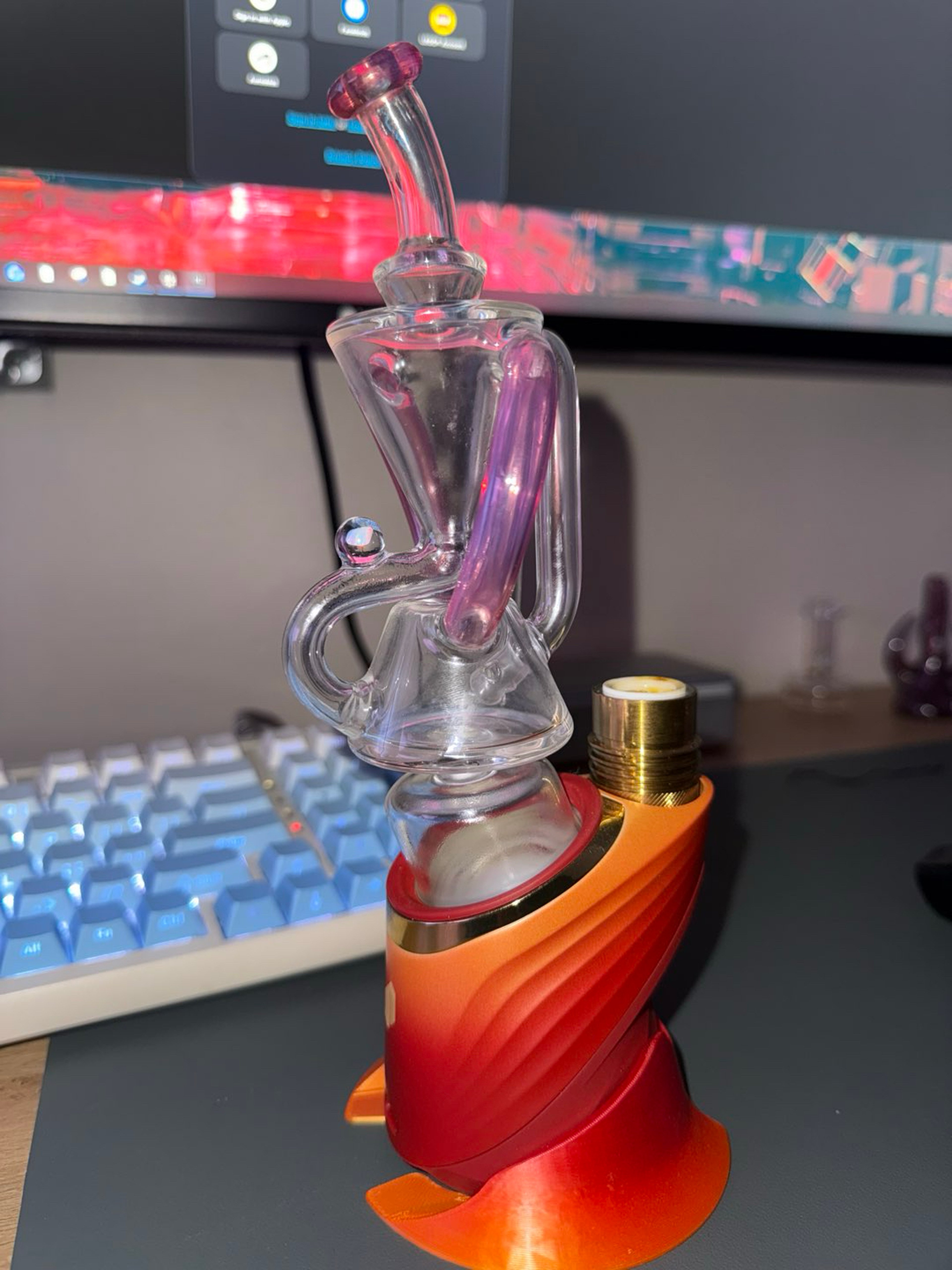 Preview pic of Iridescent Glass Rececyler