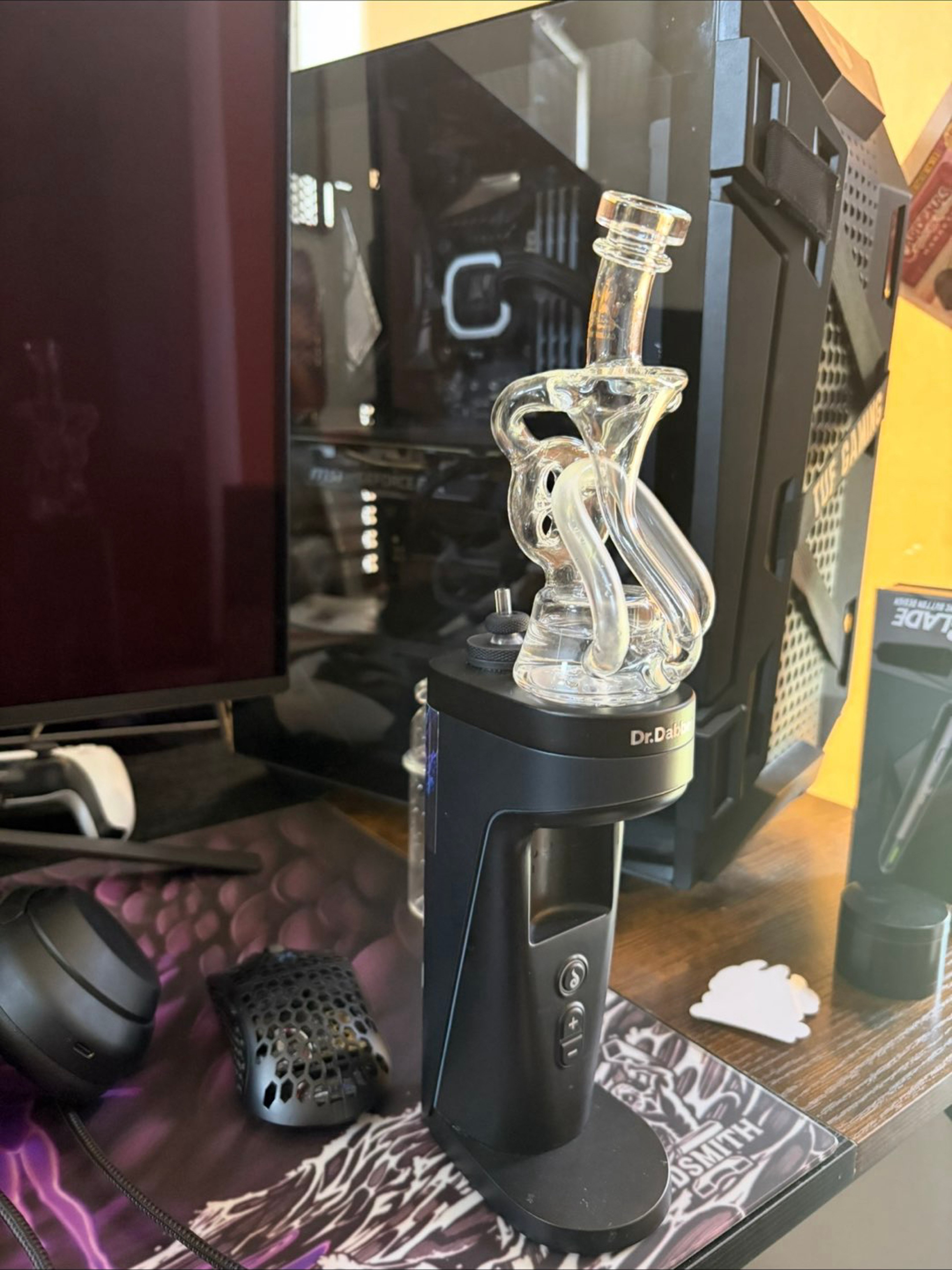 Preview pic of Dr dabber Switch 2 With Recycler Donut Glass