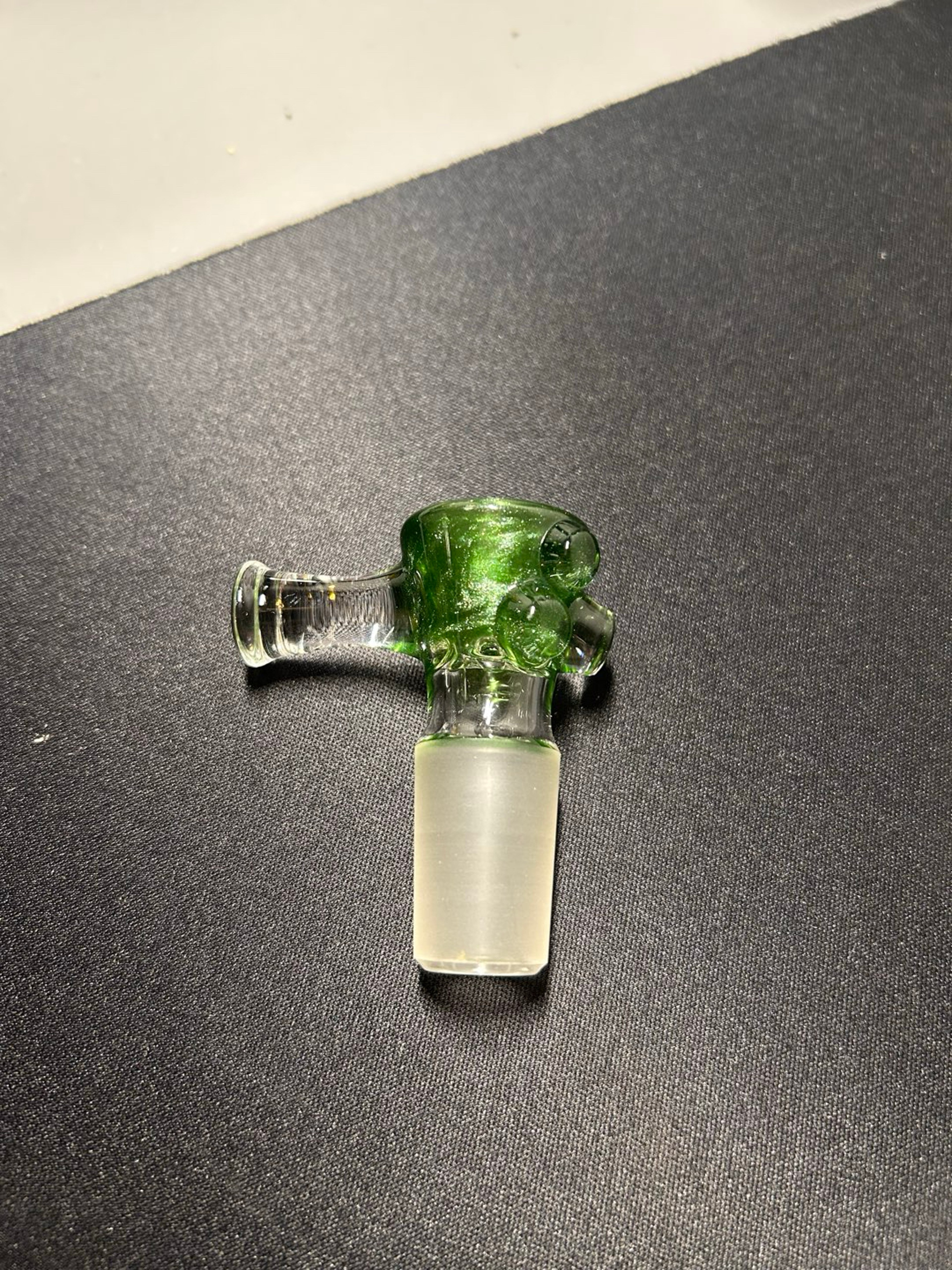Preview pic of Selko glass 18mm 4 hole slide - green stardust