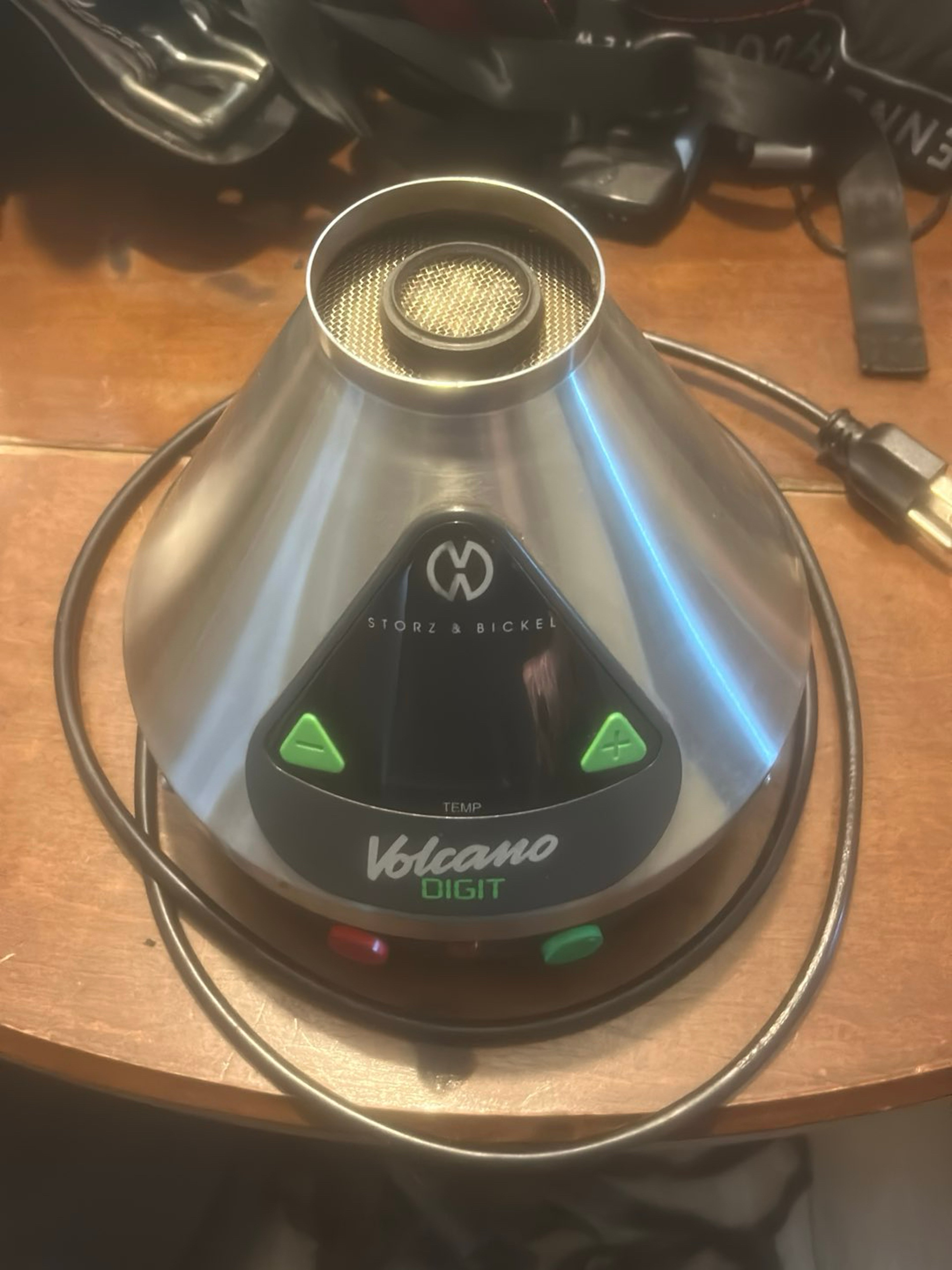 Preview pic of Storz & Bickel Volcano Digit Vaporizer – Works Great