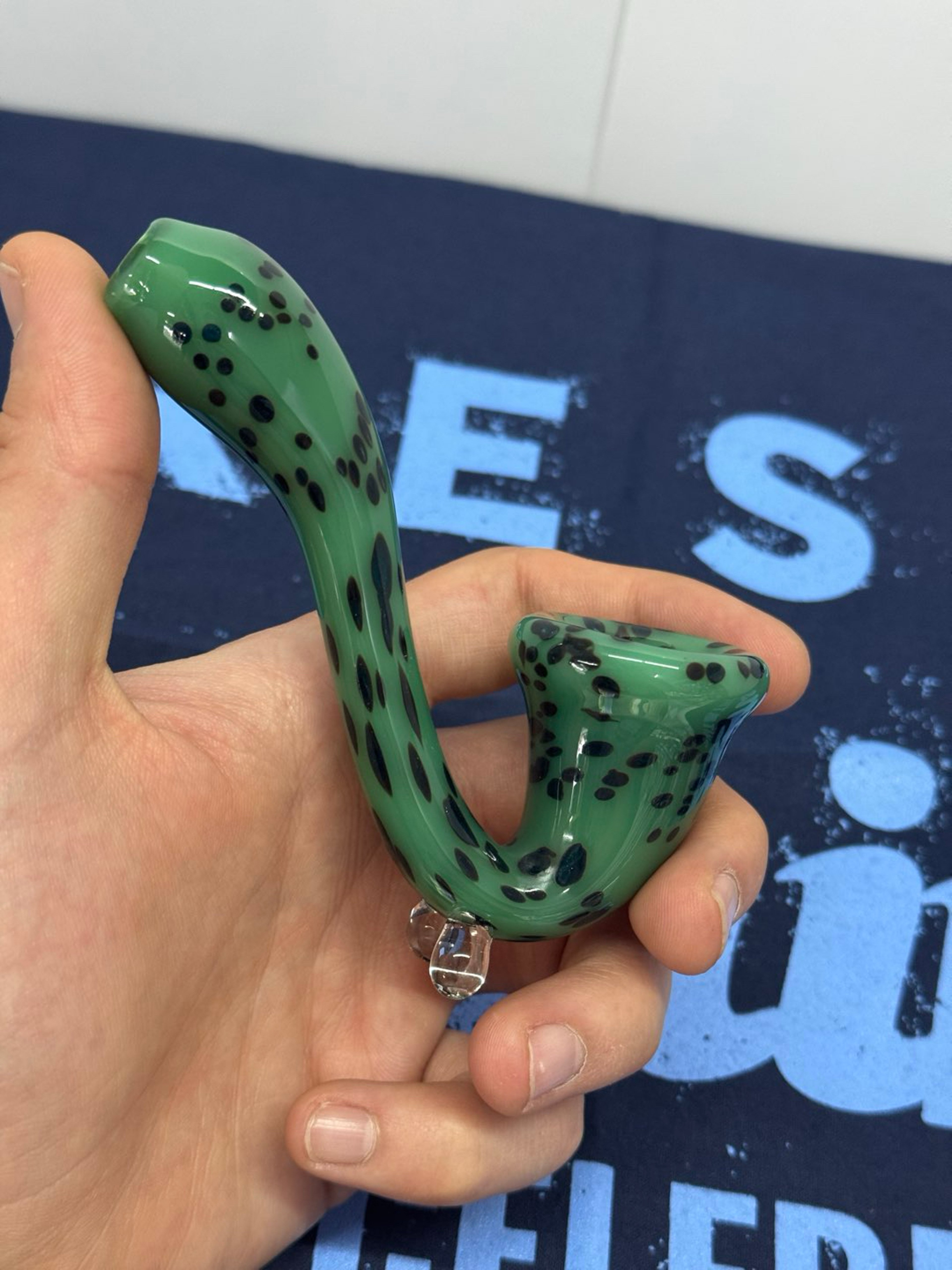 Preview pic of Areheart glass frit Sherlock