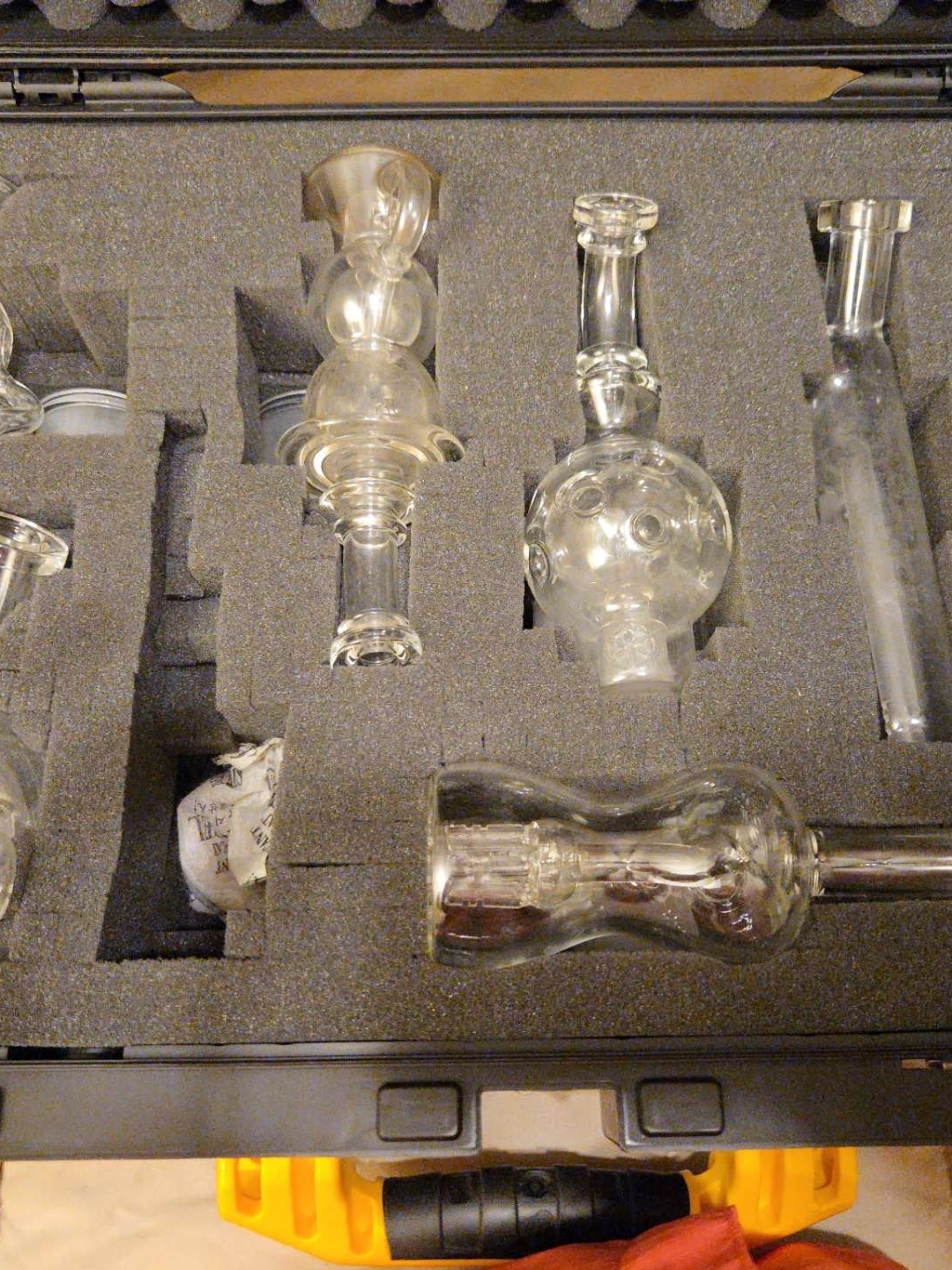 Preview pic of Dr Dabber Switch 1 original with most attachments in Pelican foam case