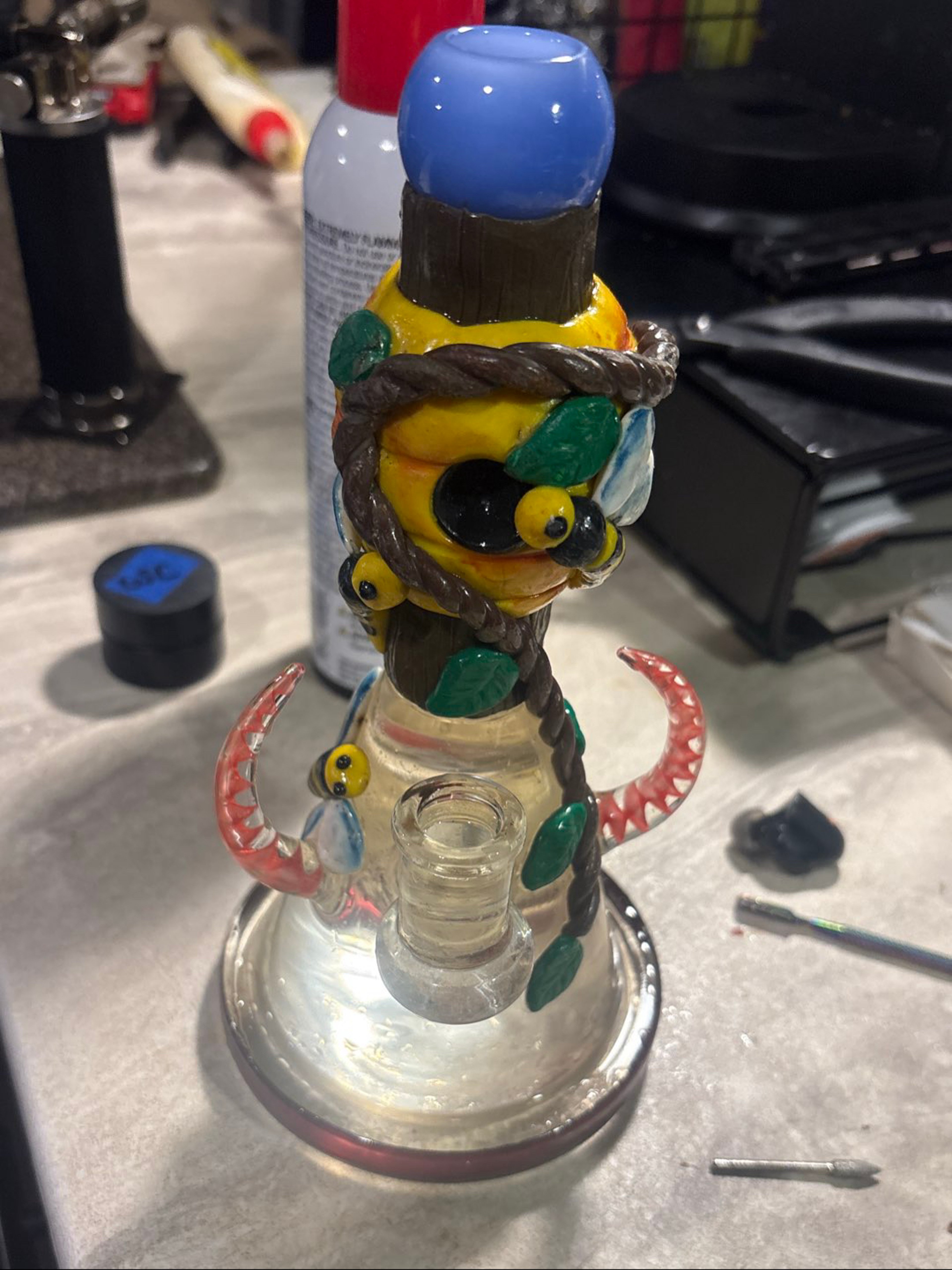 Preview pic of bumble bee bong