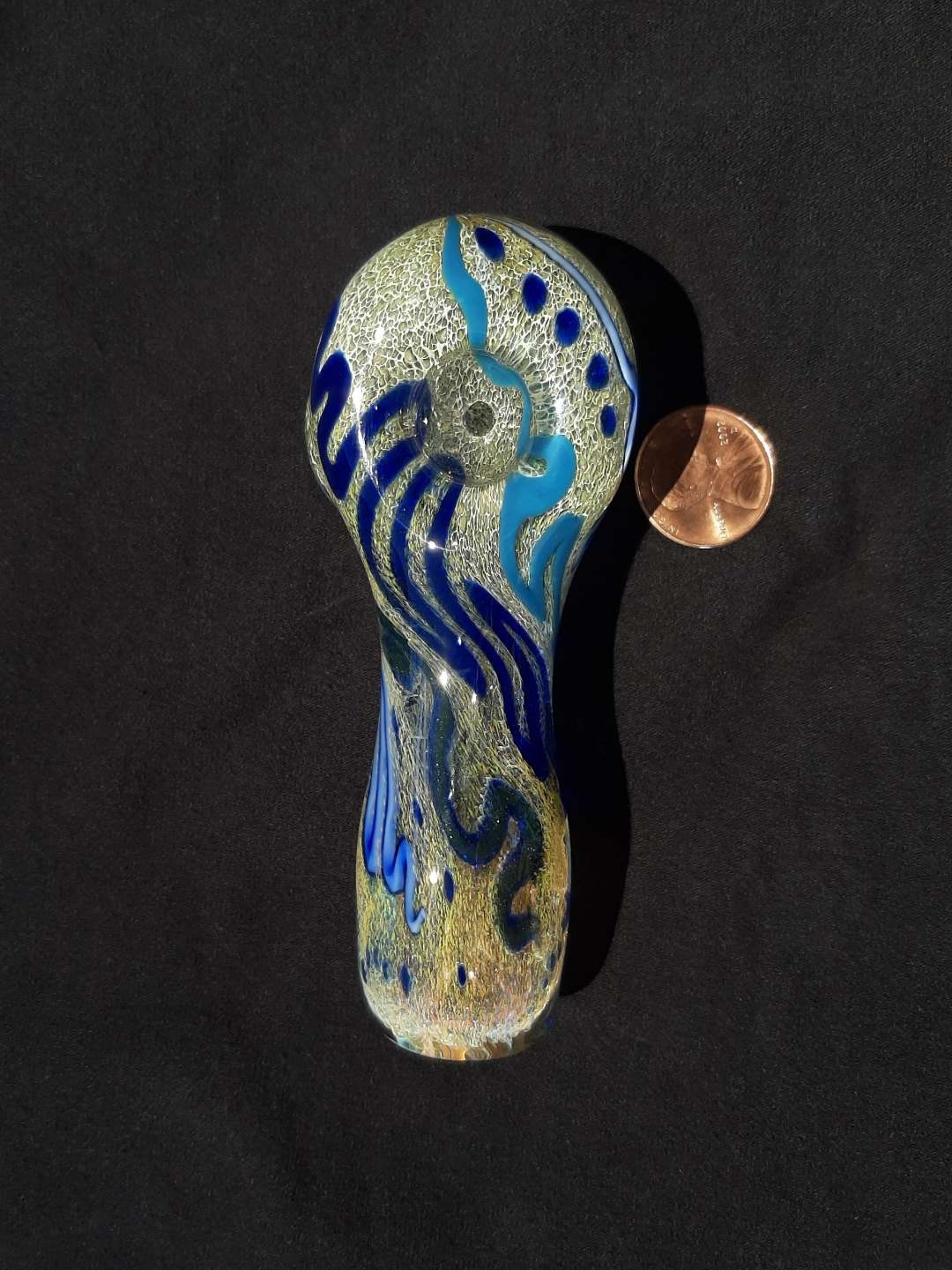 Preview pic of Inside out, color changing, borosilicate glass pipe