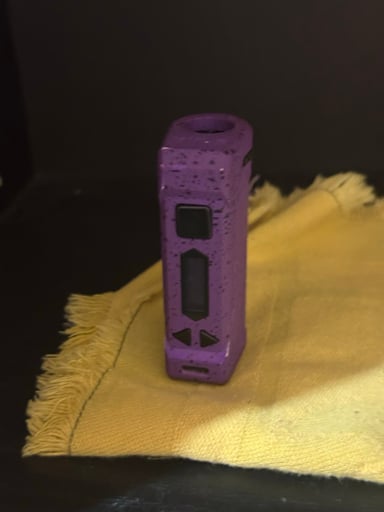 Preview pic of Yocan purple wolf and blue Yocan kodo pro