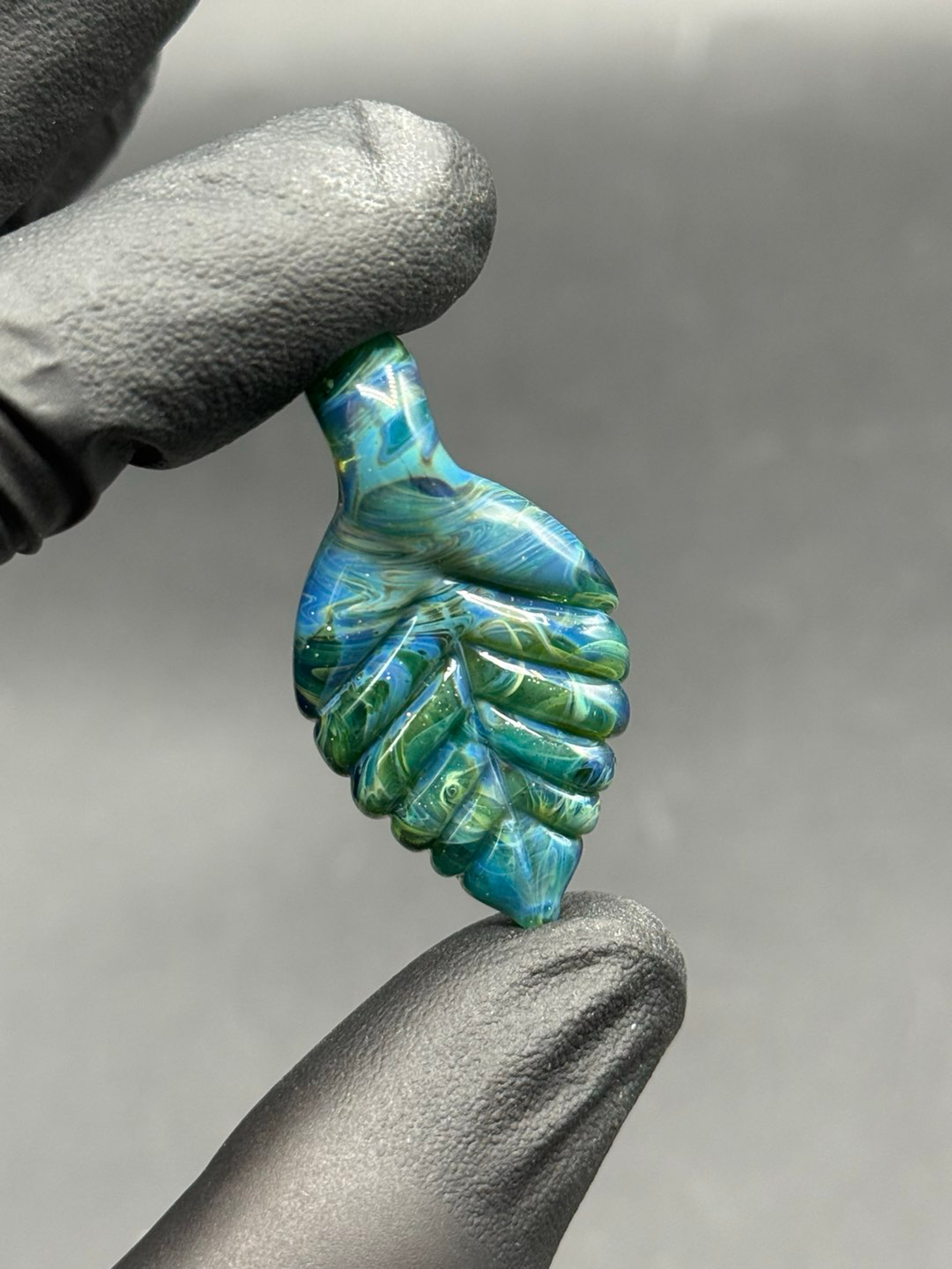 Leaf pendant image 0