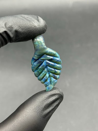 Preview pic of Leaf pendant