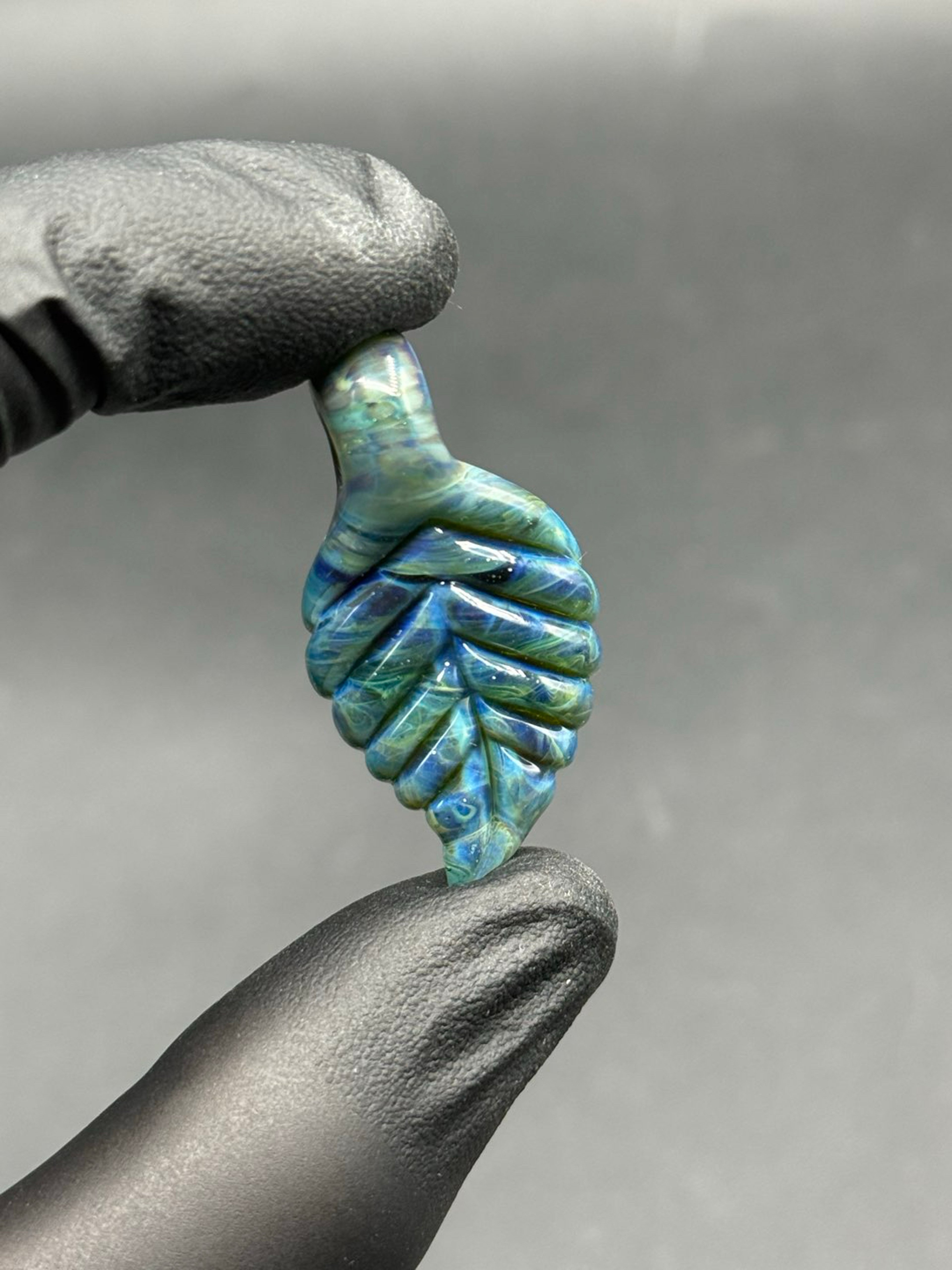 Leaf pendant image 0