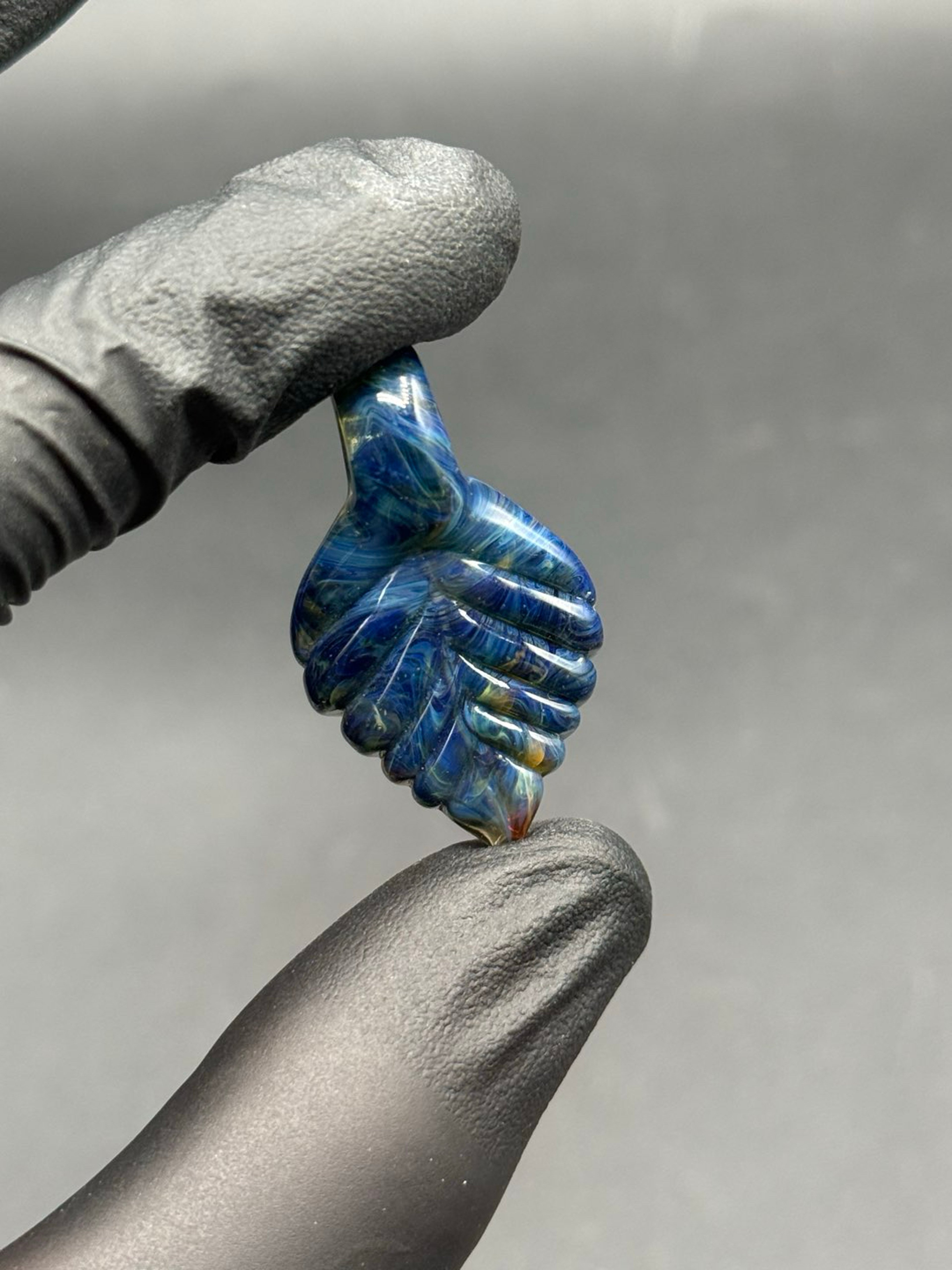Leaf pendant image 0