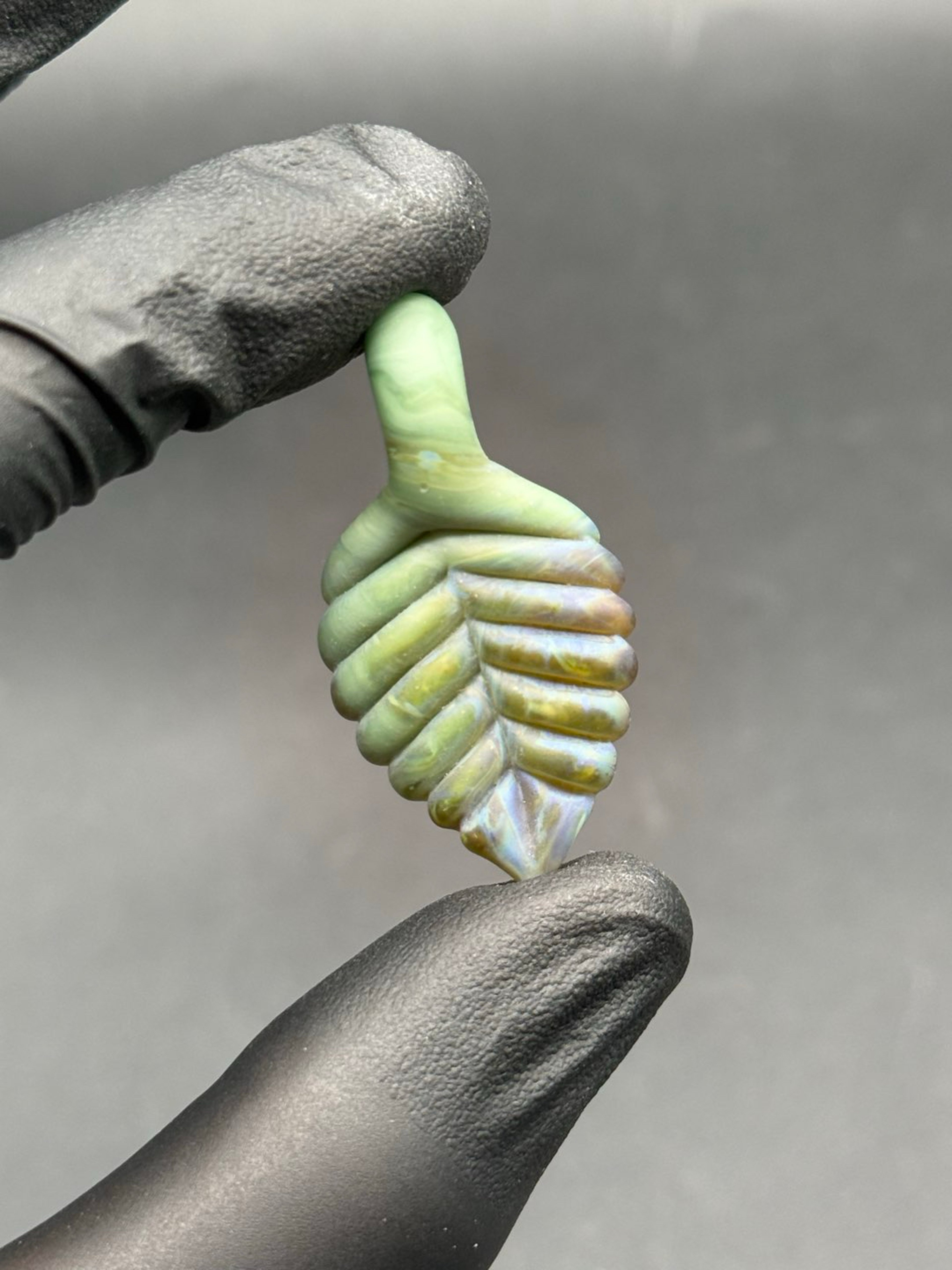 Leaf pendant image 0