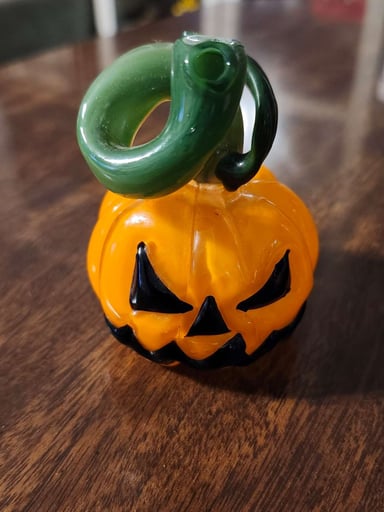 Preview pic of Desi B Glass pumkin rig
