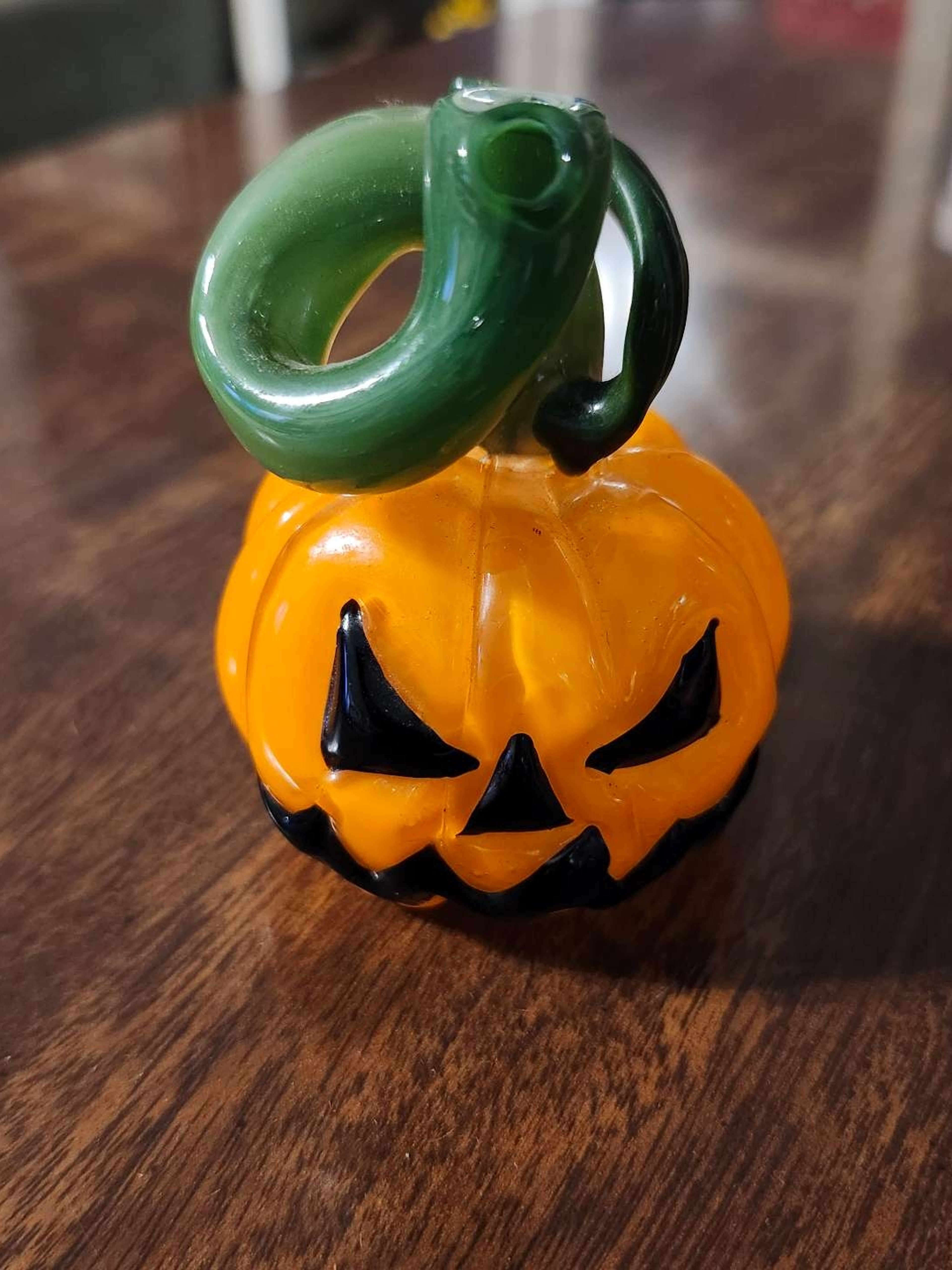 Preview pic of Desi B Glass pumkin rig