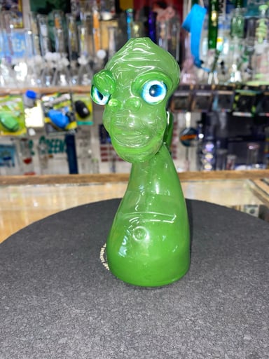 Preview pic of Alien Head UV Reactive Rig