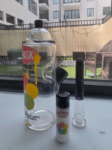 Preview pic of Ski Mask Spray Can matching Lunch box peli & pendy