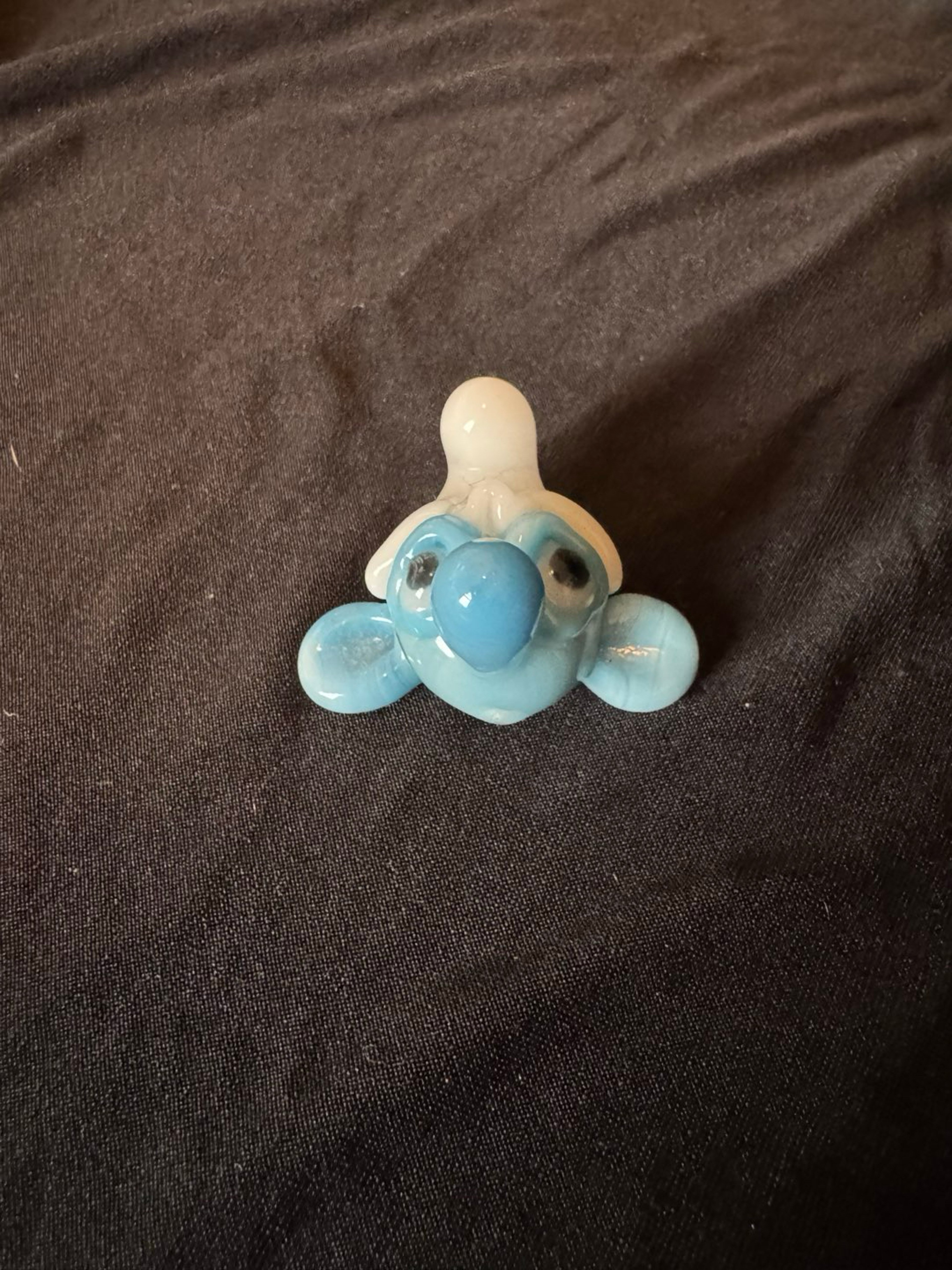 Preview pic of FREE SHIPPING || Pooch Smurf pendant