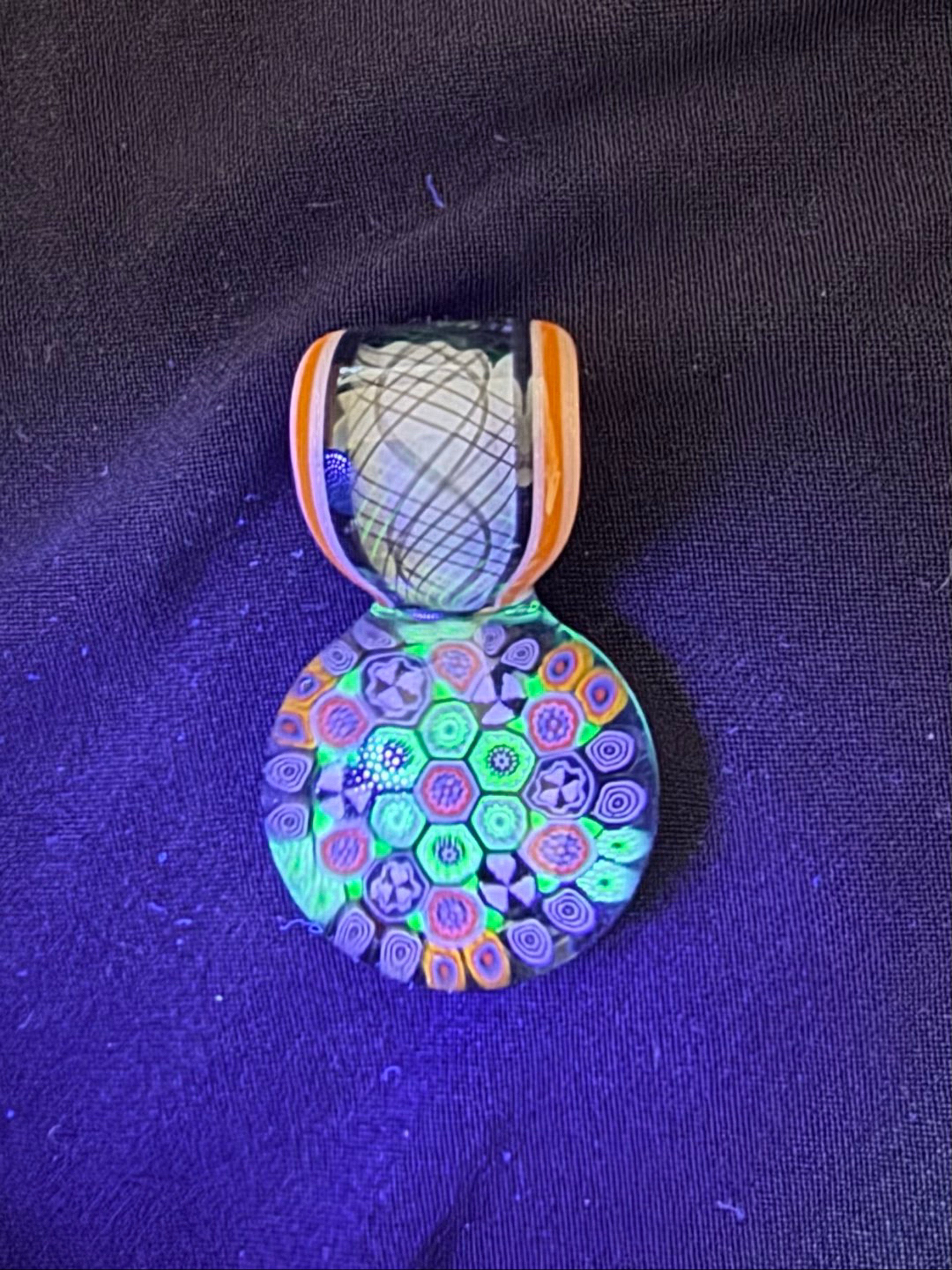 Preview pic of FREE SHIPPING || UV reactive Future Glass pendant