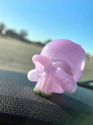 Preview pic of Hendy skull pendant