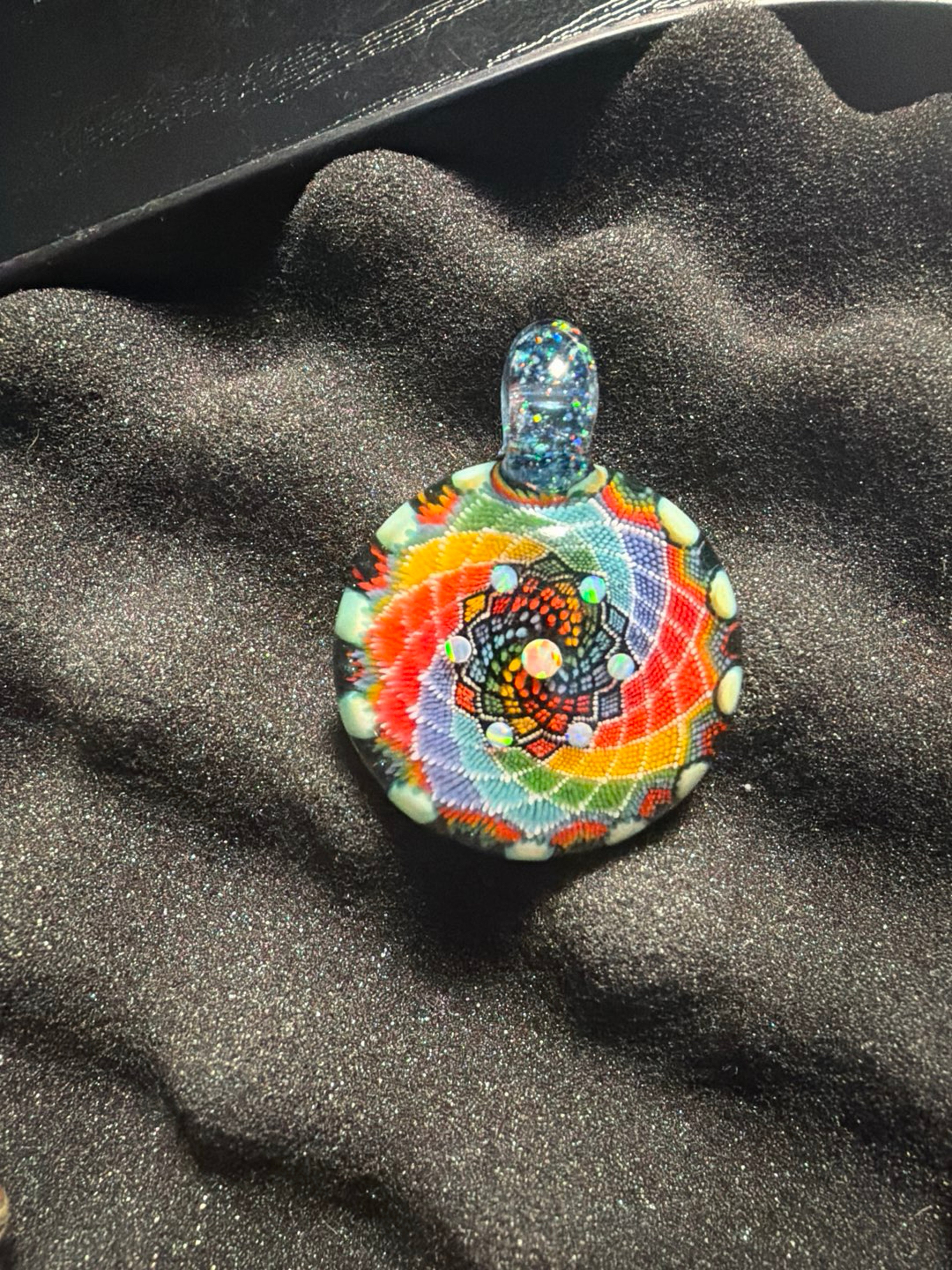 Preview pic of Kitkans dotwork pendant