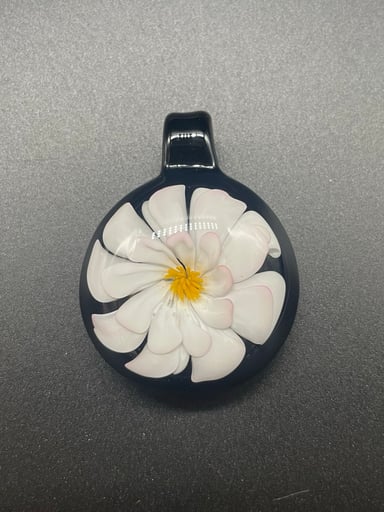 Preview pic of Glasshappy Flower pendant