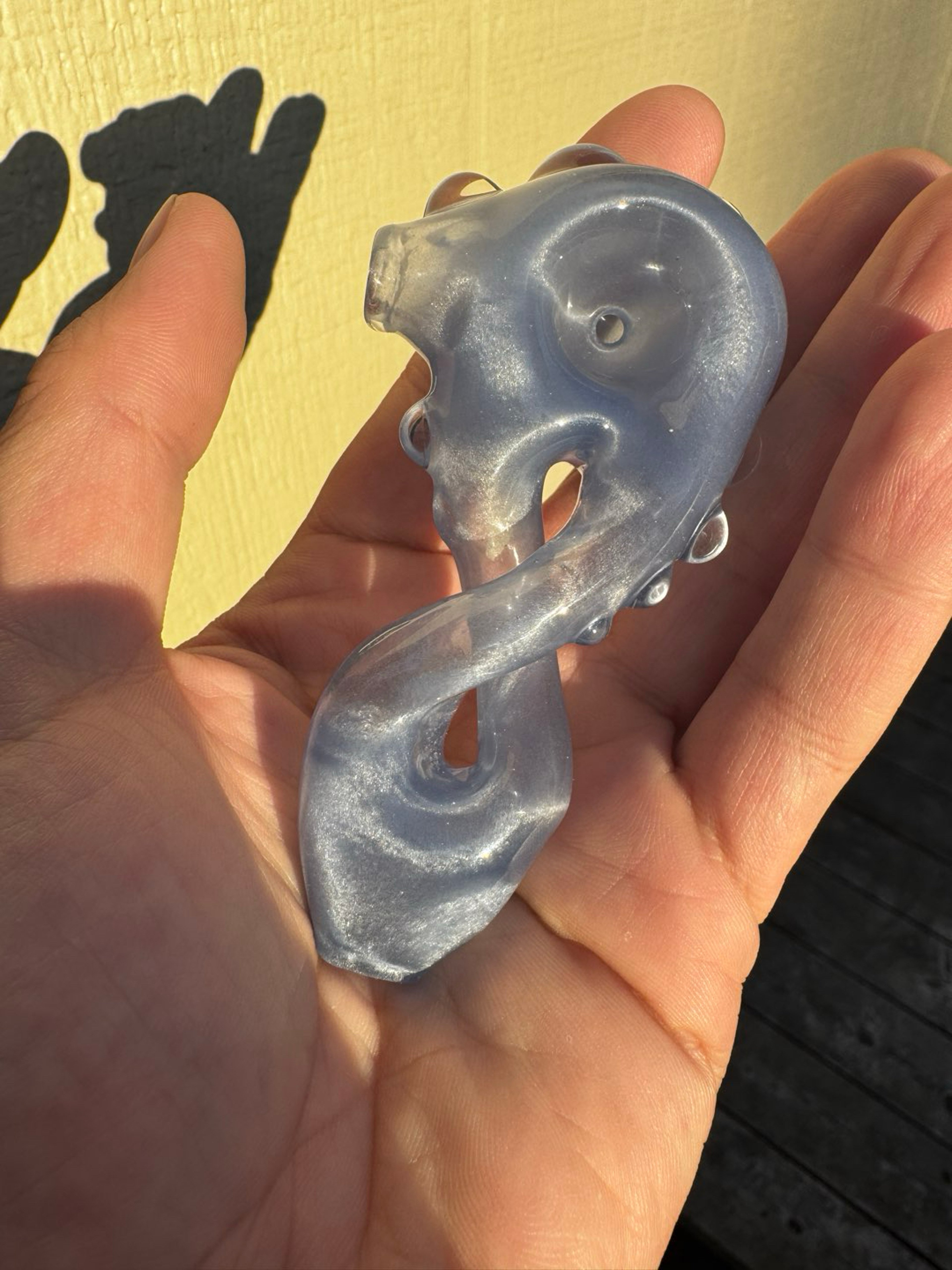 Blue sparkle twisty pipe image 0