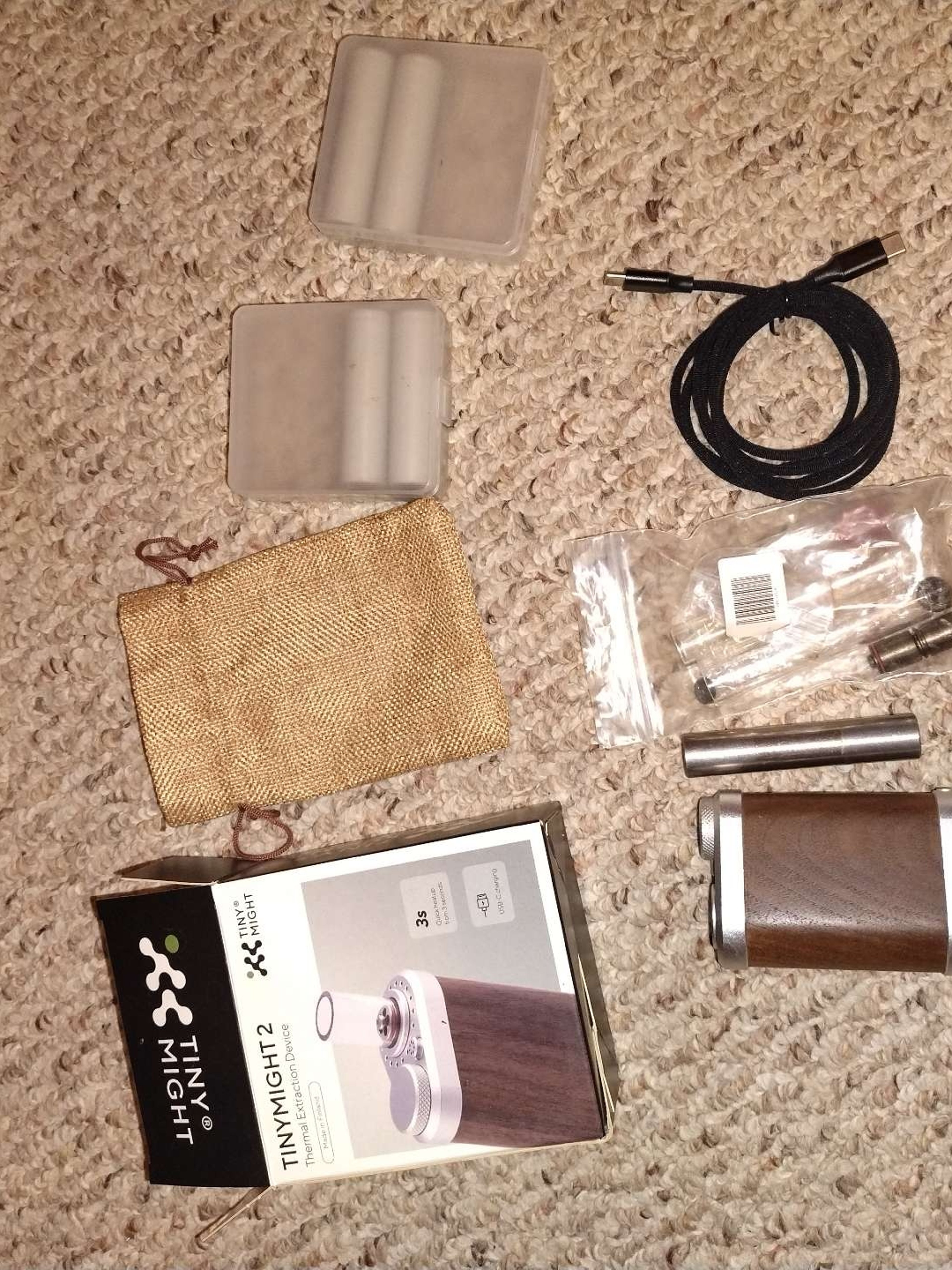 Preview pic of Tinymight 2 Dry Herb Vaporizer, with 5× battery and 4 slot Nitecore Charger